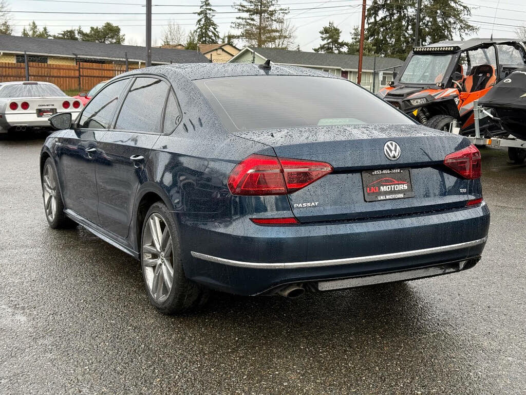 2018 Volkswagen Passat R-Line photo 6