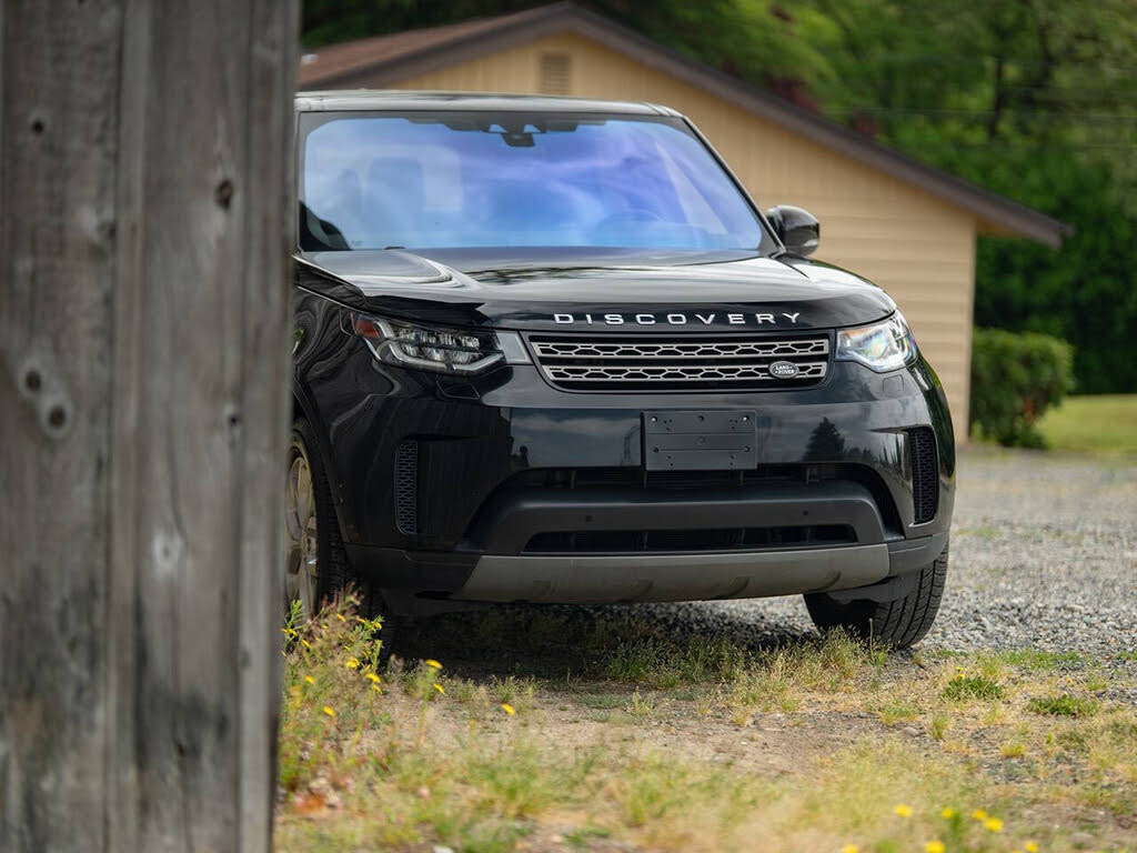 2020 Land Rover Discovery SE photo 2