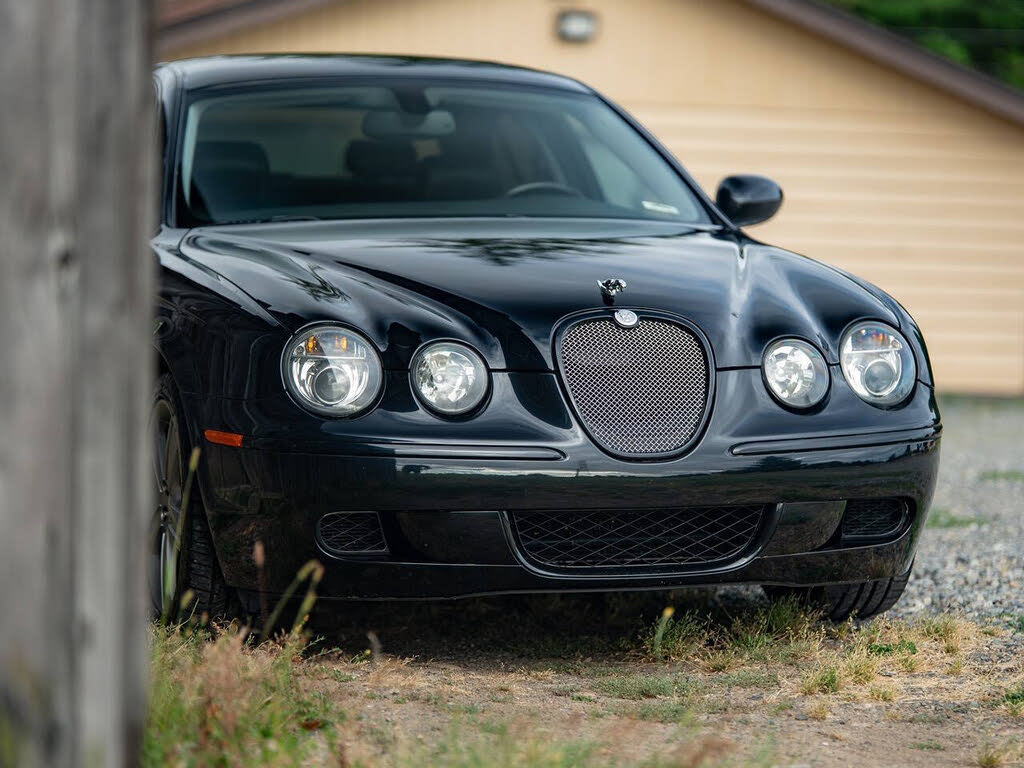 2005 Jaguar S-Type R photo 9