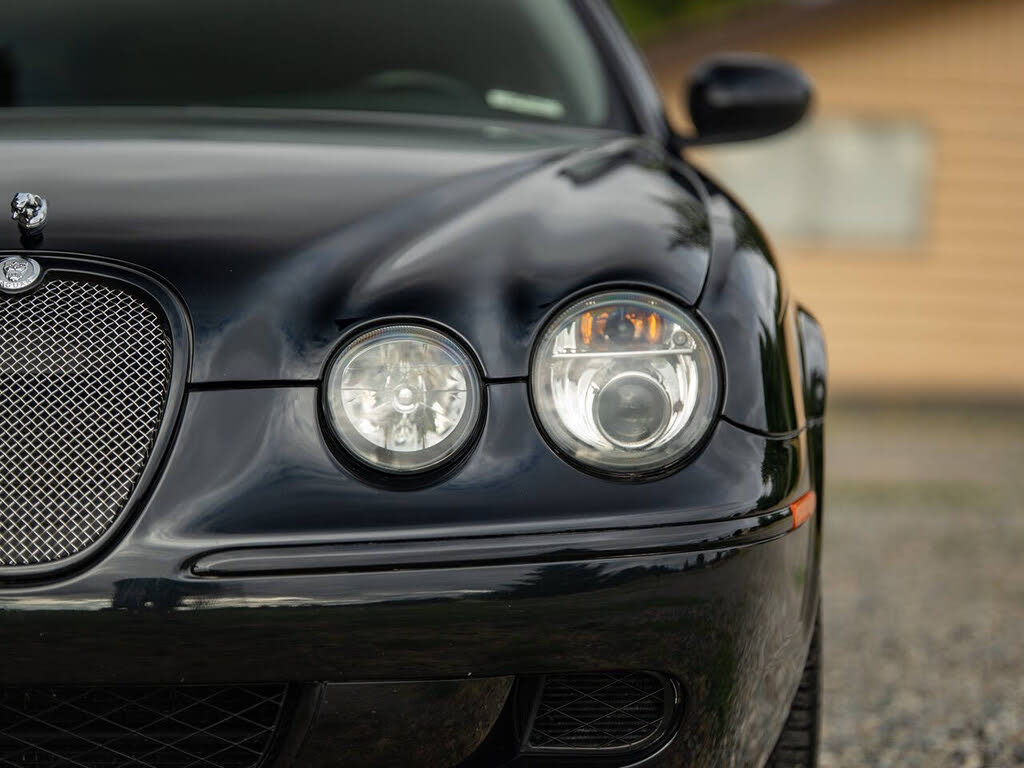 2005 Jaguar S-Type R photo 10
