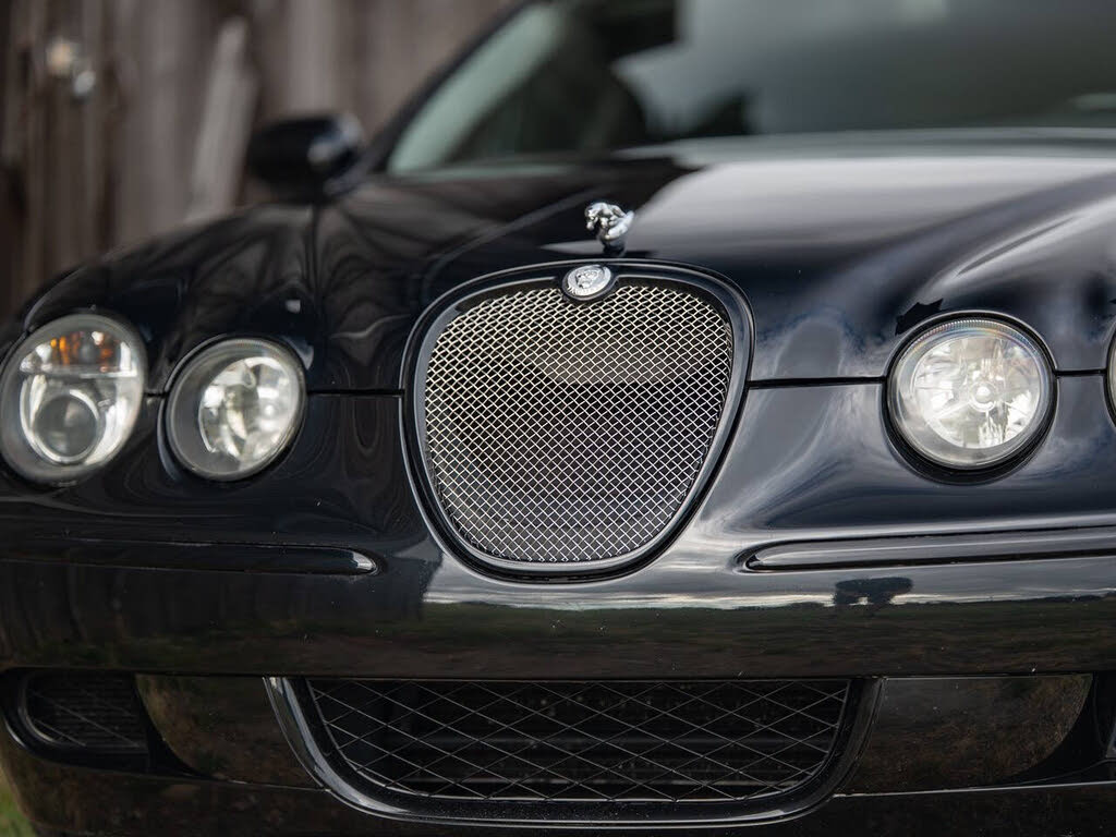 2005 Jaguar S-Type R photo 11