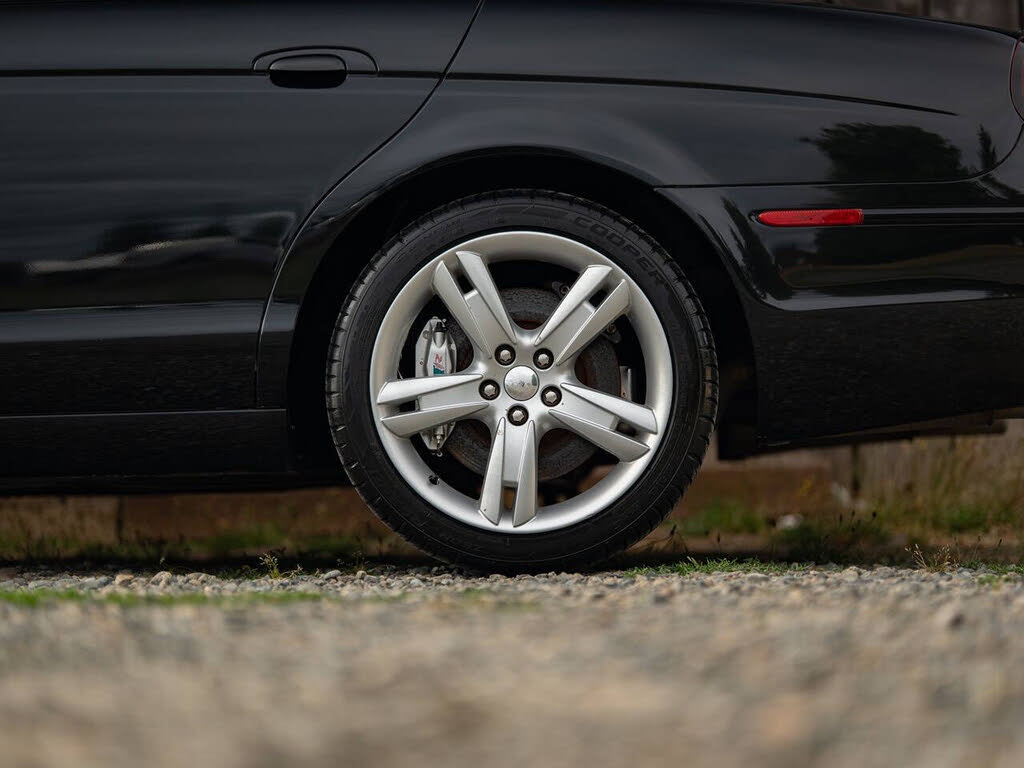 2005 Jaguar S-Type R photo 24