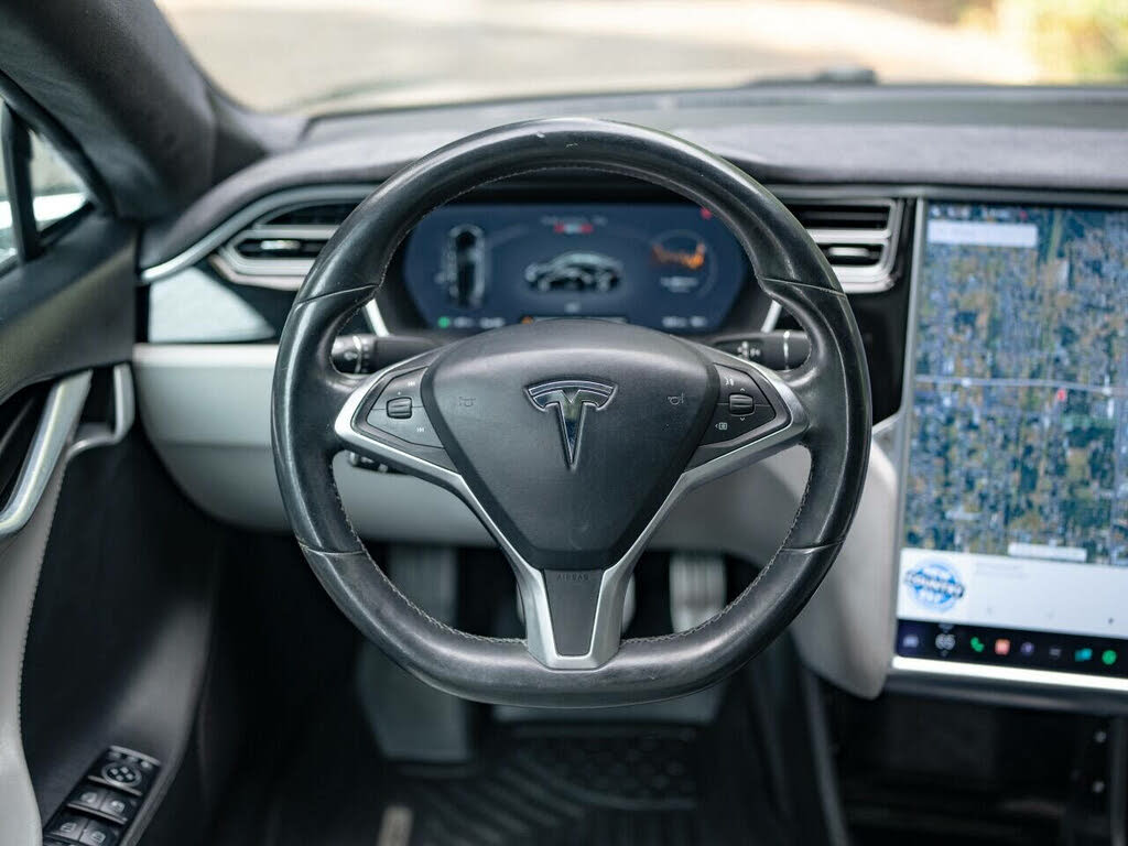 2014 Tesla Model S P85D photo 12