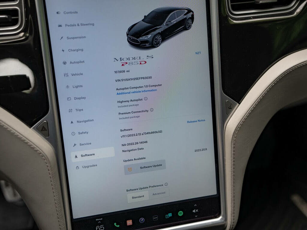 2014 Tesla Model S P85D photo 17