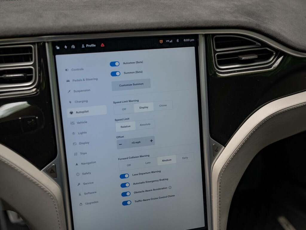 2014 Tesla Model S P85D photo 18