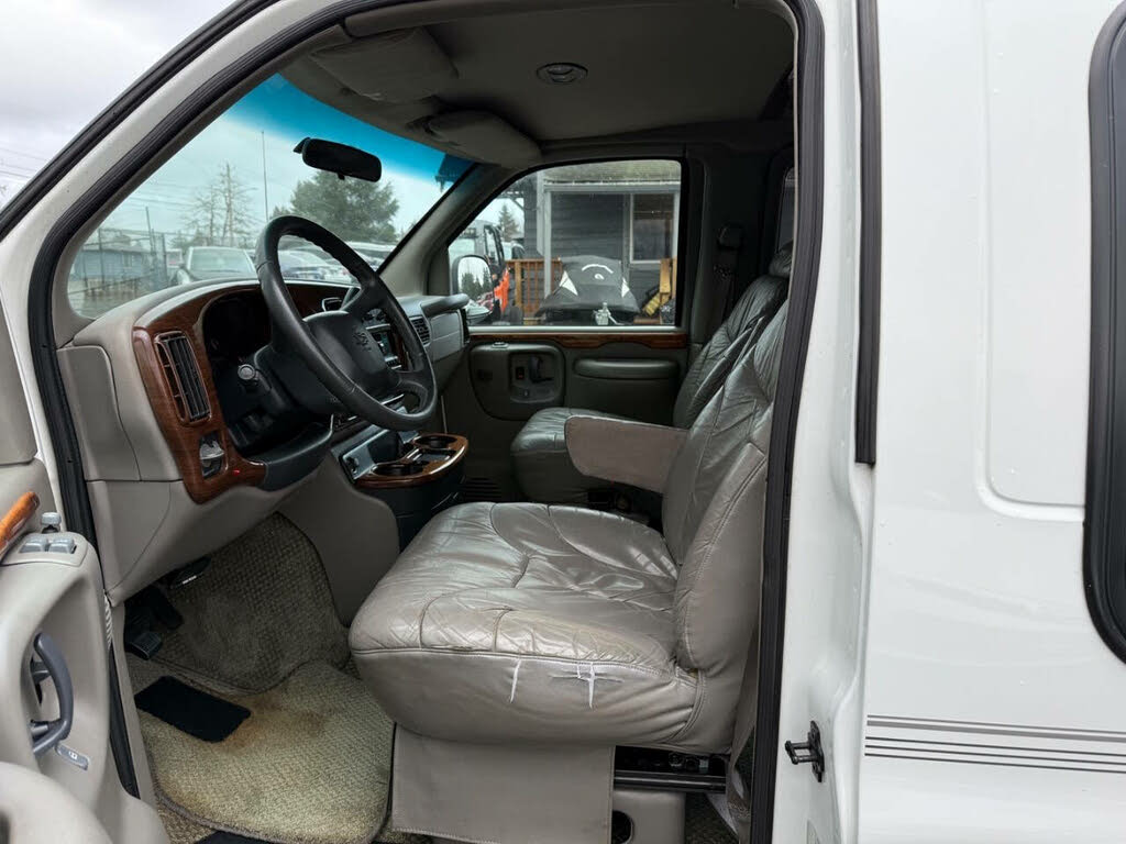 2000 Chevrolet Express Cargo Van 1500 photo 8