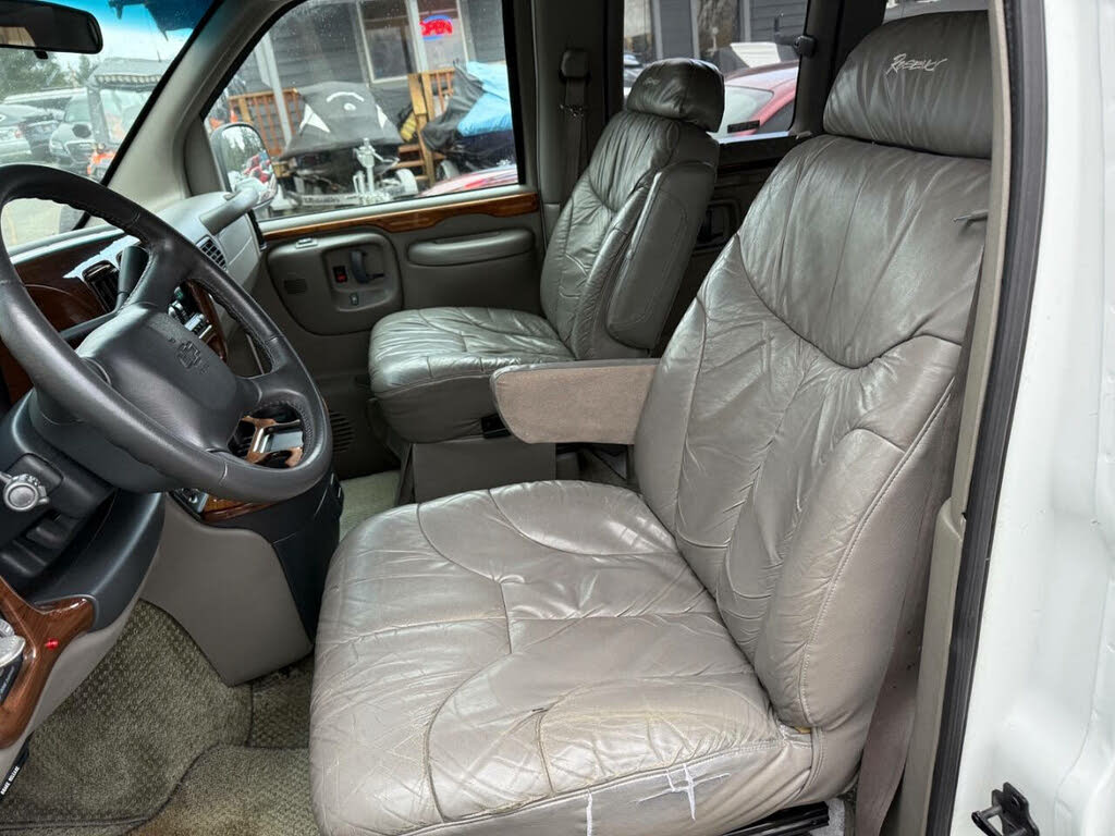 2000 Chevrolet Express Cargo Van 1500 photo 9