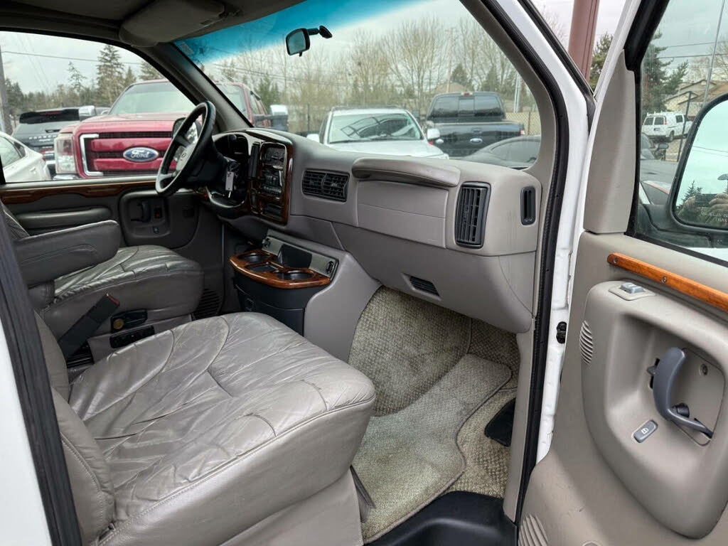 2000 Chevrolet Express Cargo Van 1500 photo 13