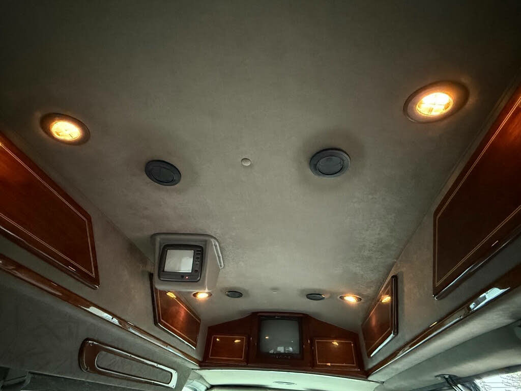 2000 Chevrolet Express Cargo Van 1500 photo 19