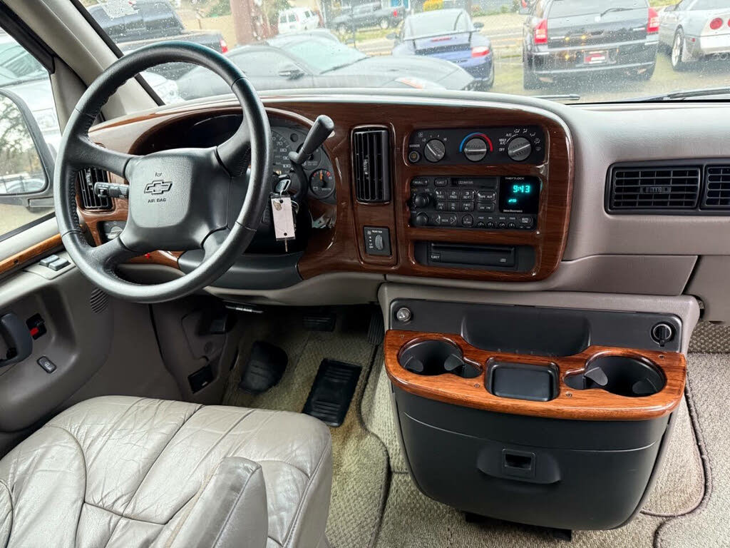 2000 Chevrolet Express Cargo Van 1500 photo 33
