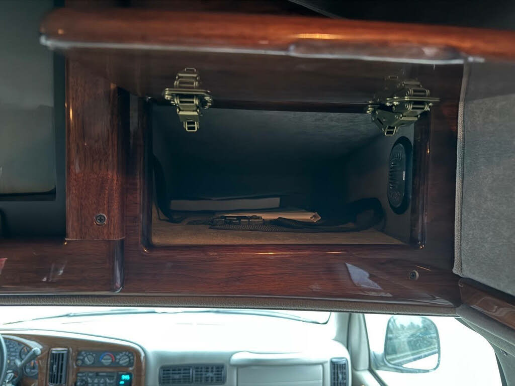 2000 Chevrolet Express Cargo Van 1500 photo 38