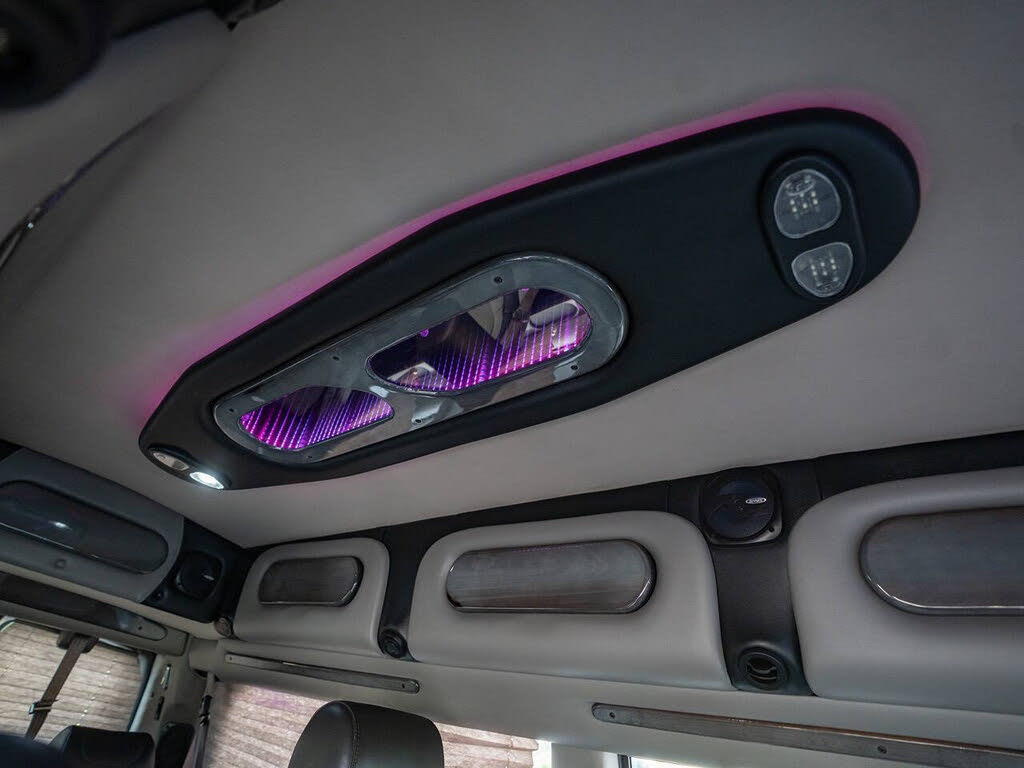 2015 Gmc Savana Cargo photo 30