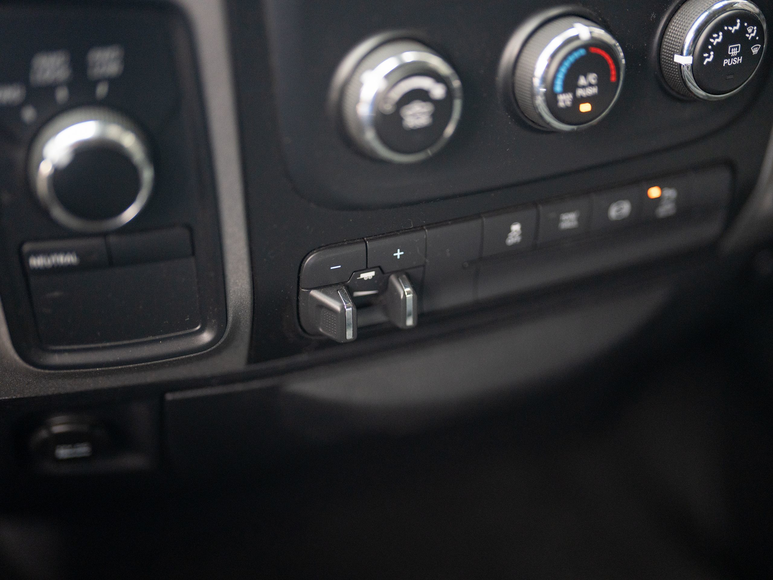 2016 Ram 2500 Tradesman photo 23