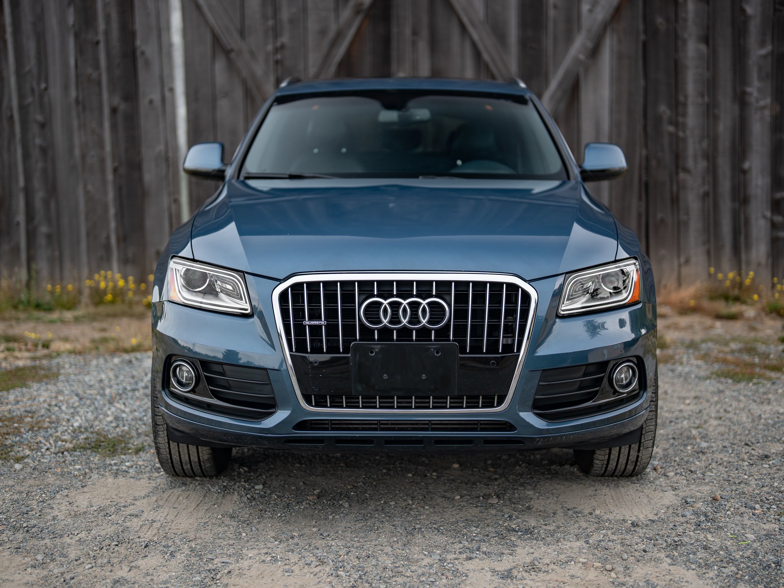 2016 Audi Q5 Prestige Hybrid photo 2