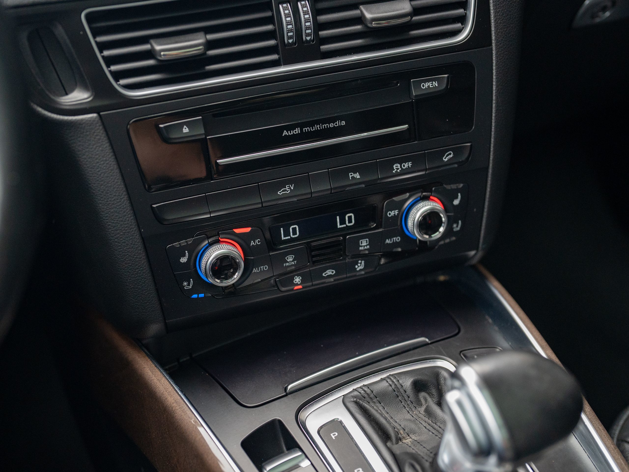 2016 Audi Q5 Prestige Hybrid photo 22