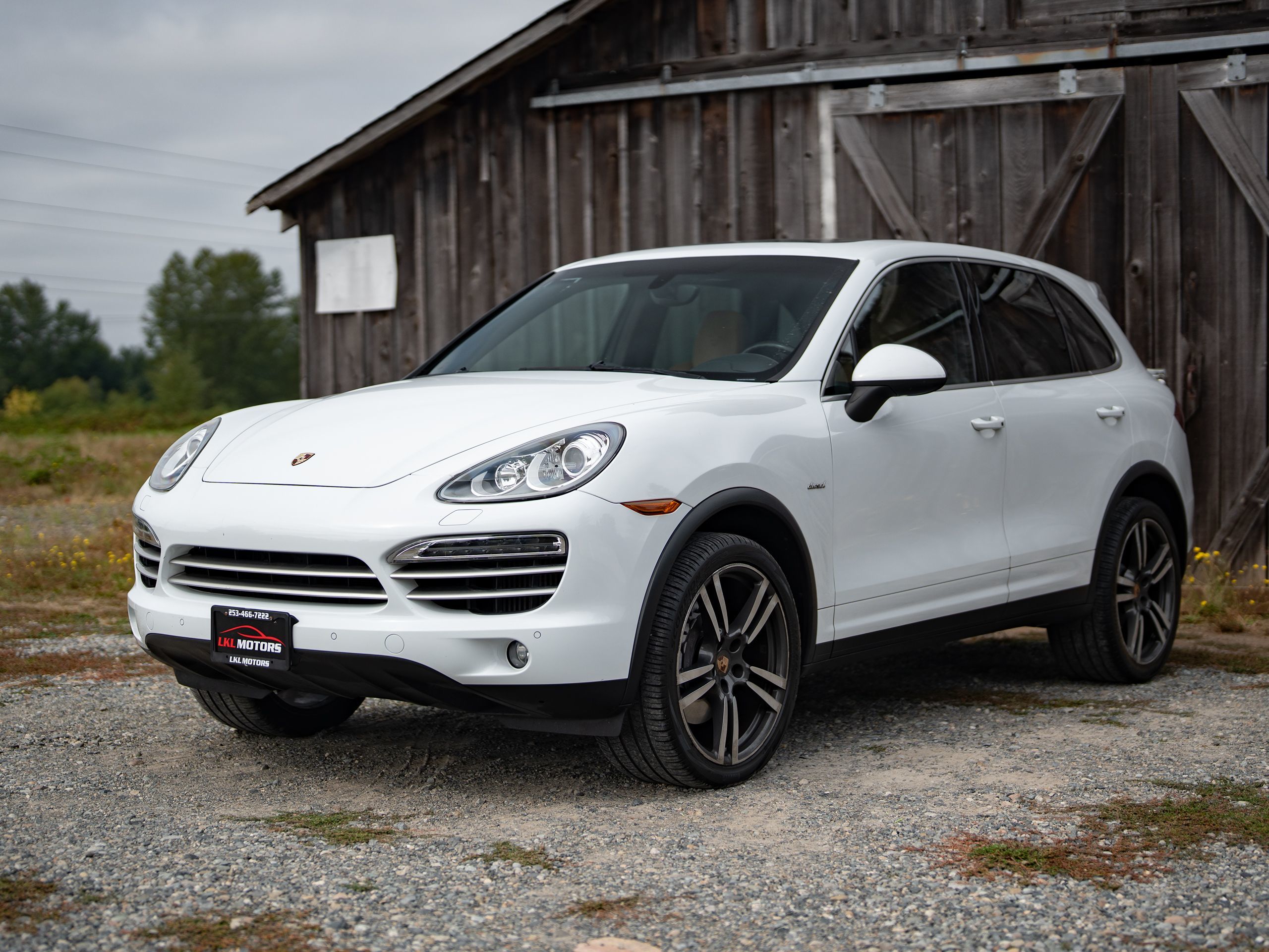 2014 Porsche Cayenne Diesel Platinum Edition photo 2