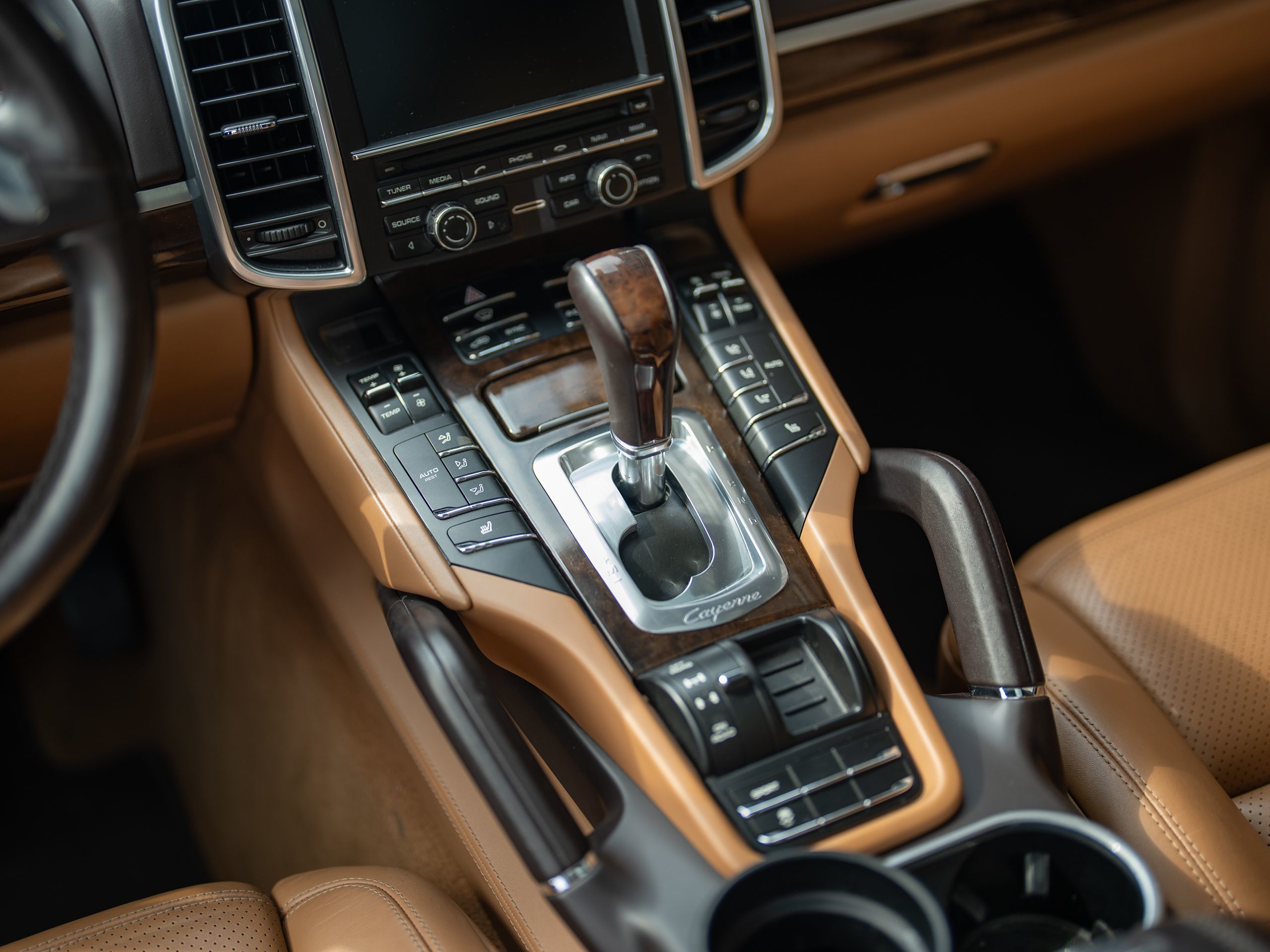 2014 Porsche Cayenne Diesel Platinum Edition photo 17