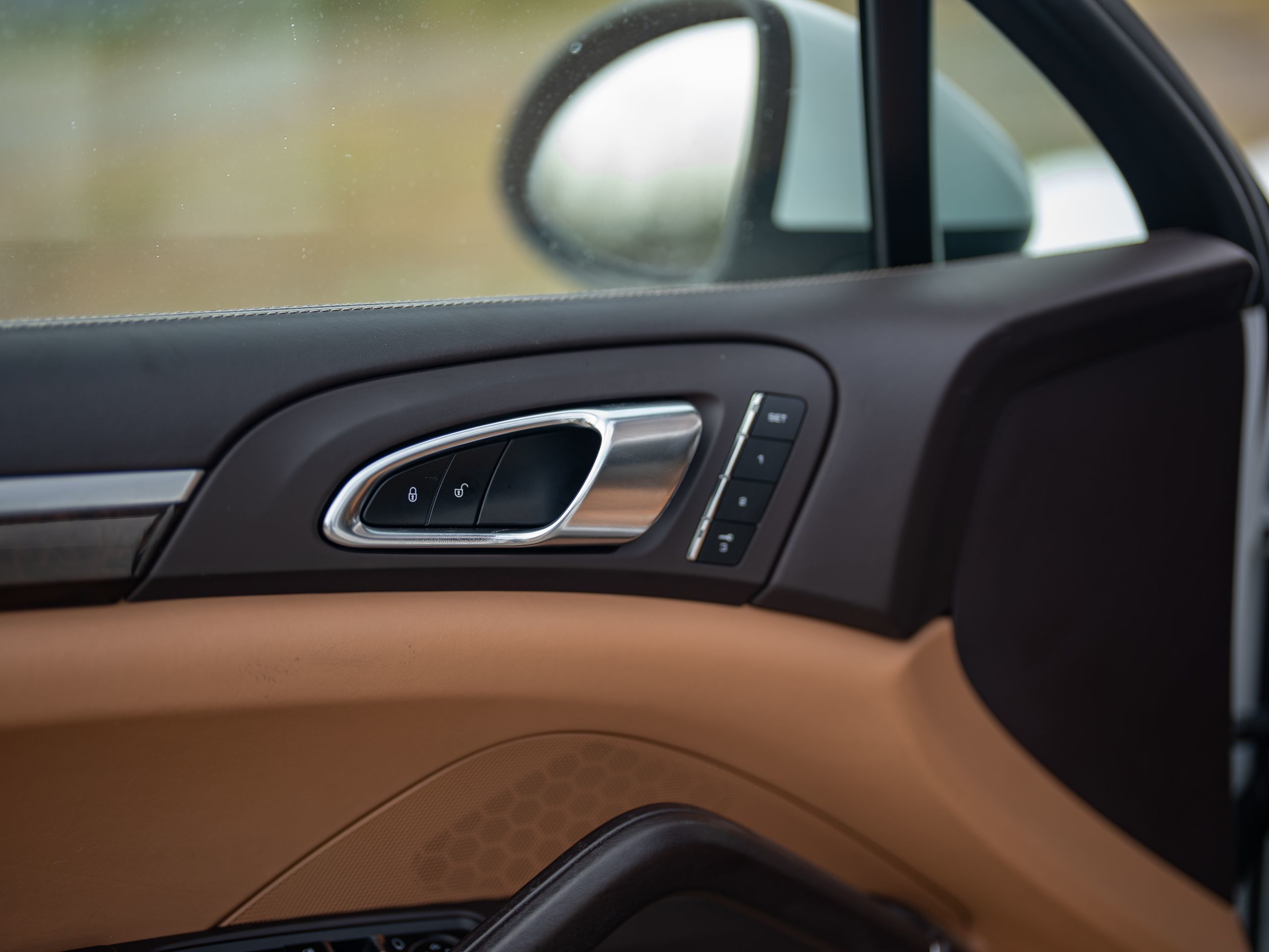 2014 Porsche Cayenne Diesel Platinum Edition photo 24