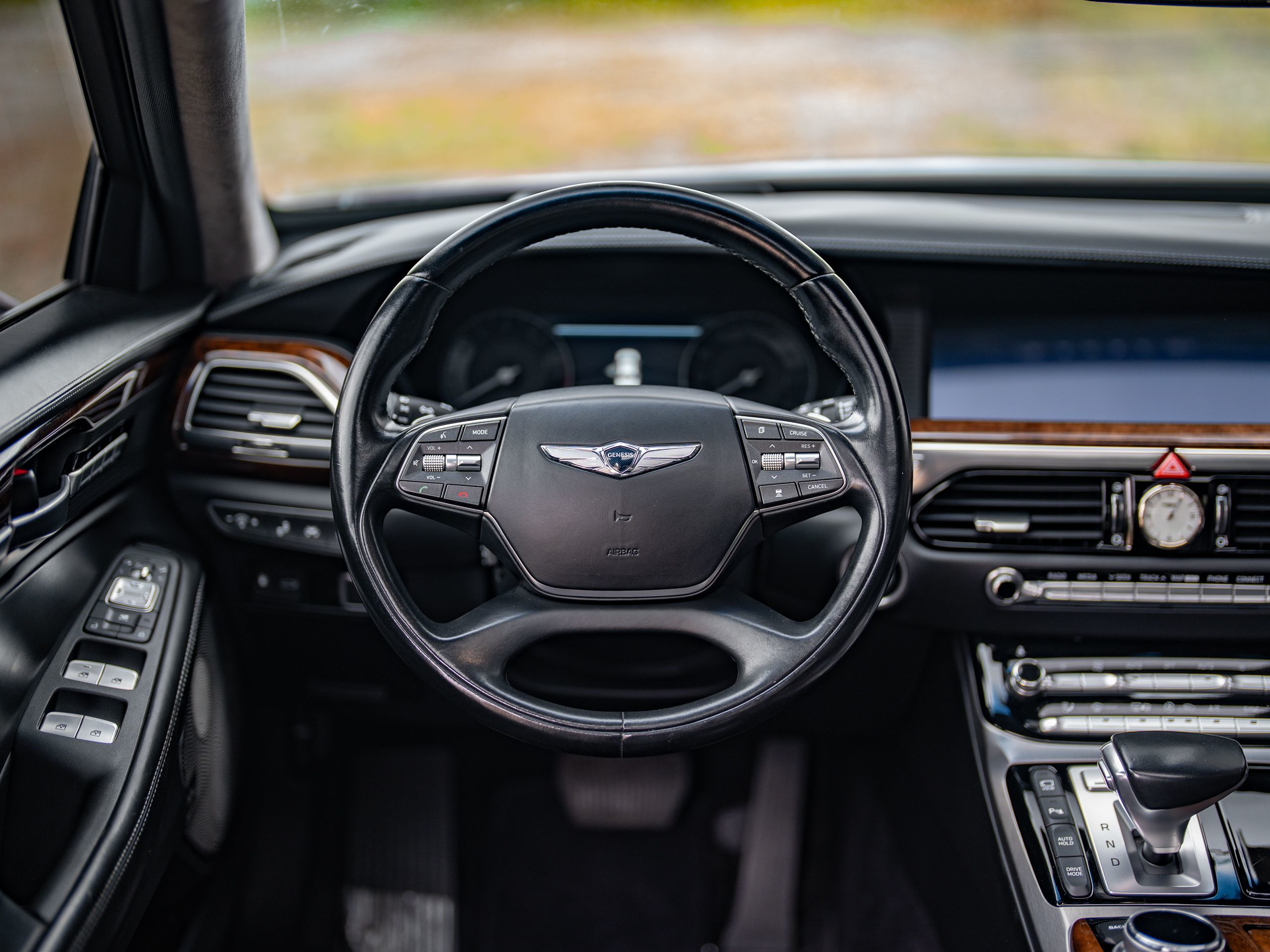 2018 Genesis G90 3.3T Premium photo 14