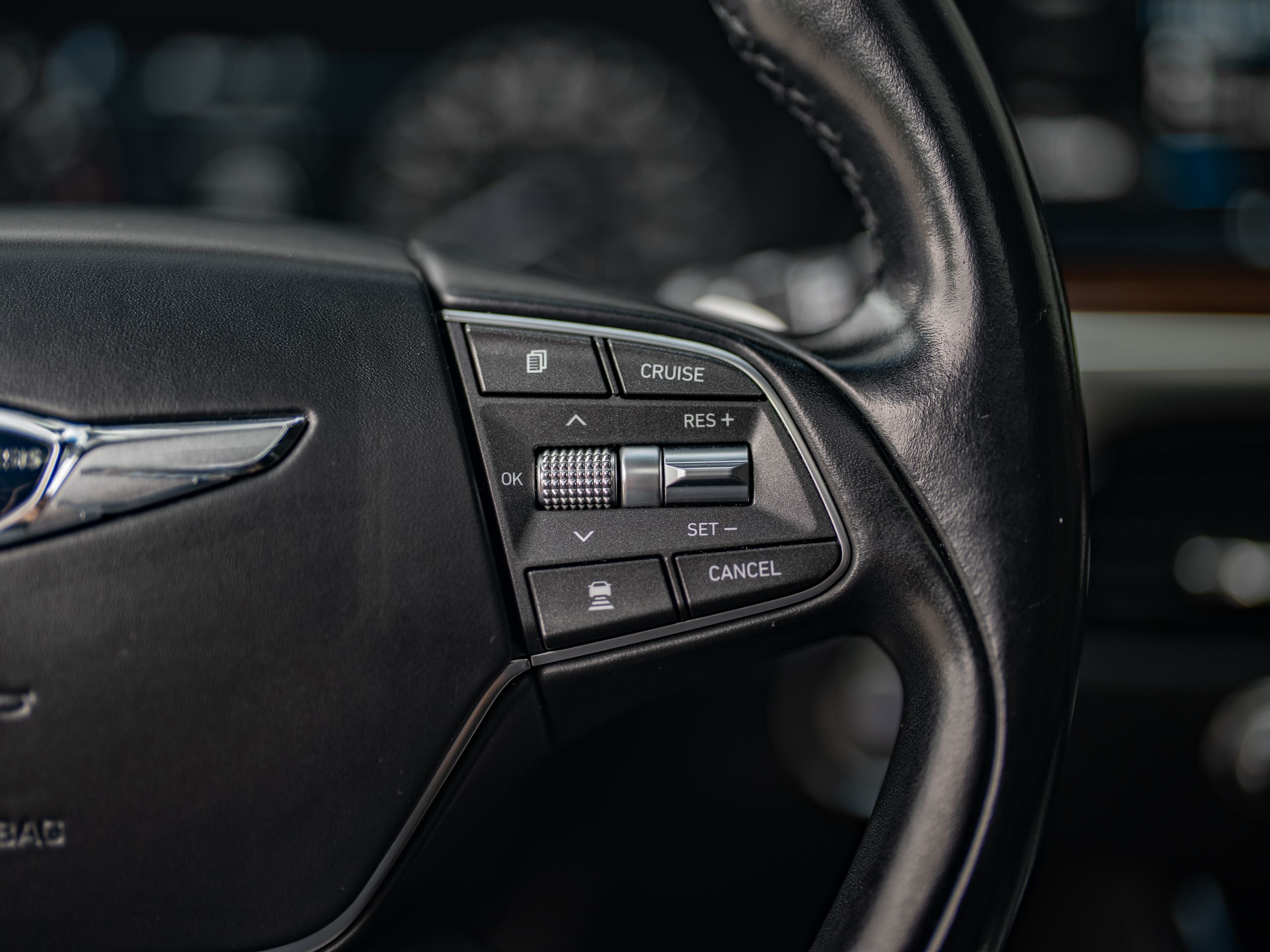2018 Genesis G90 3.3T Premium photo 16
