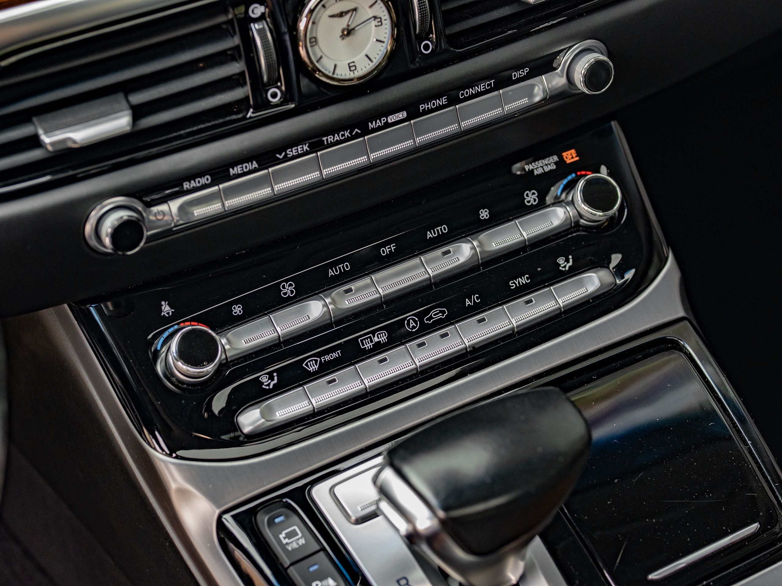 2018 Genesis G90 3.3T Premium photo 21