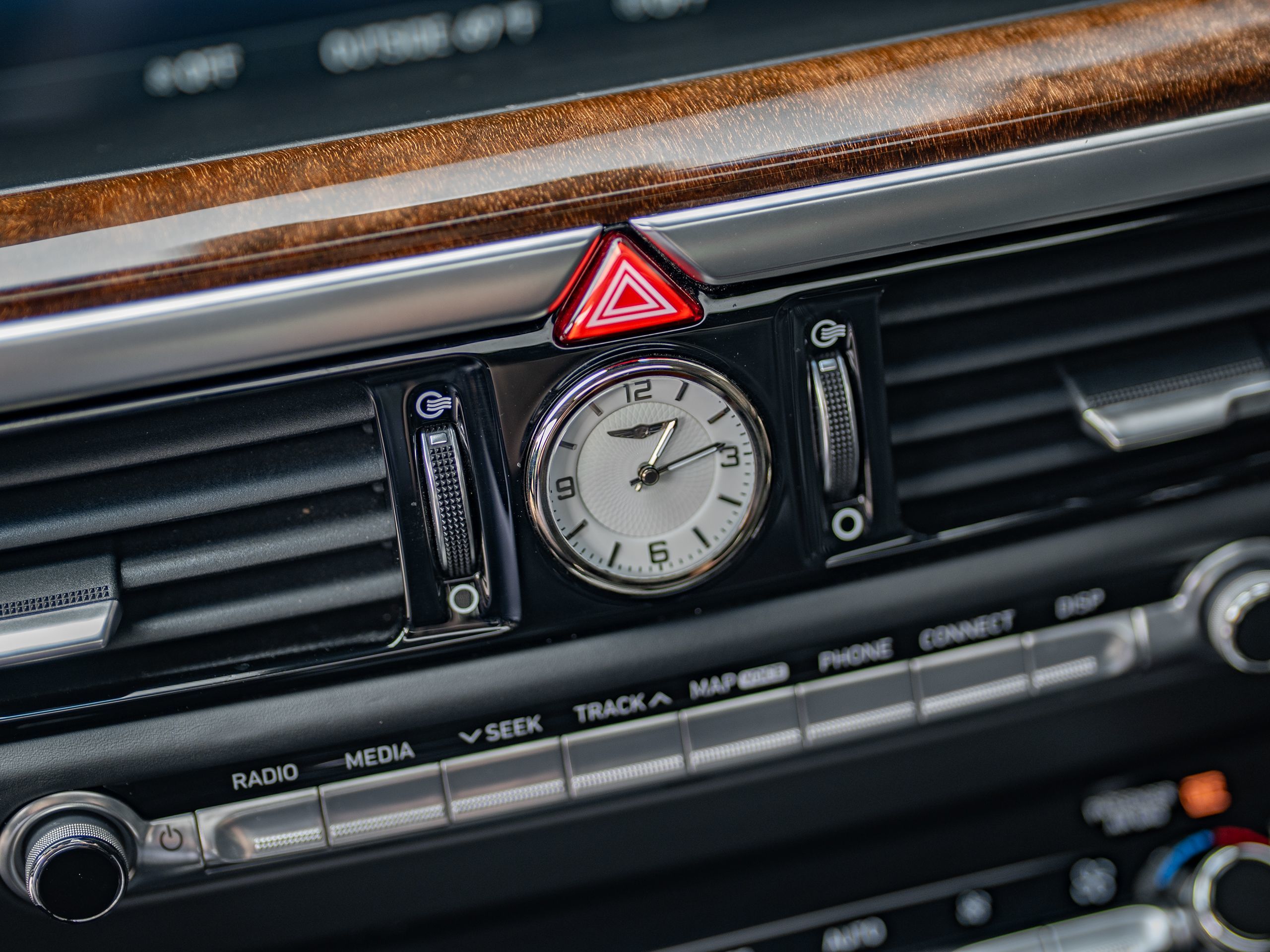 2018 Genesis G90 3.3T Premium photo 22