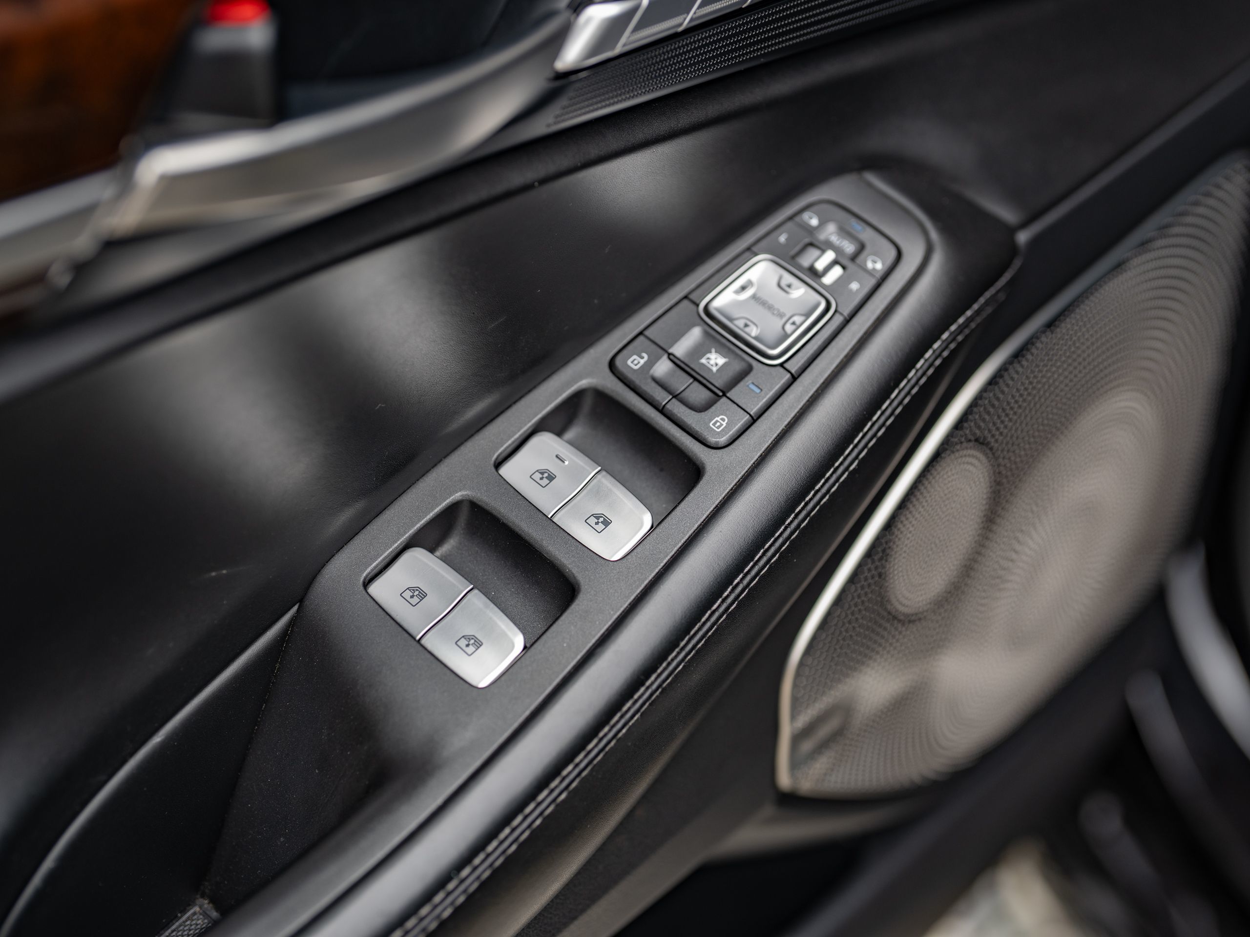 2018 Genesis G90 3.3T Premium photo 27