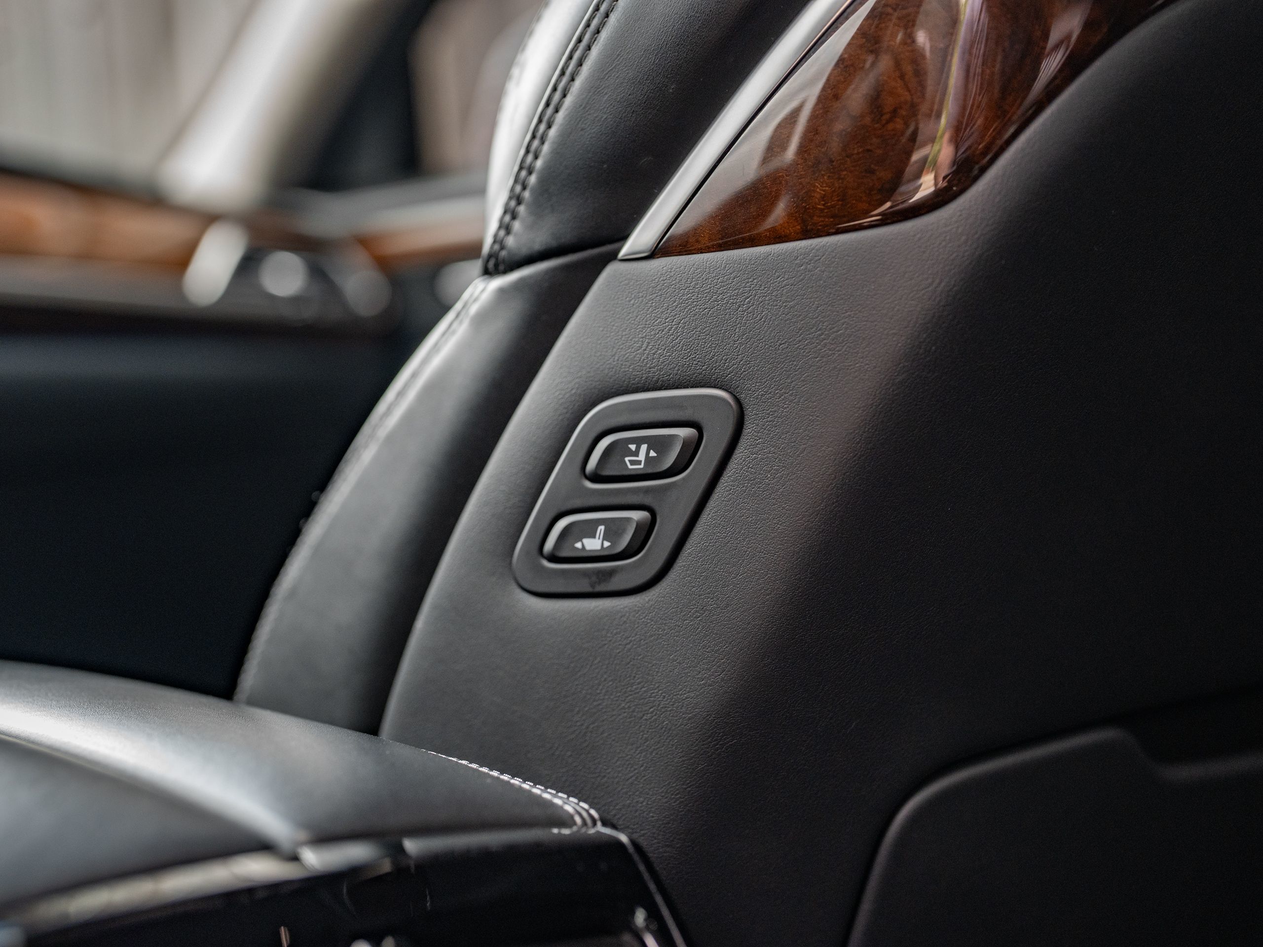 2018 Genesis G90 3.3T Premium photo 31