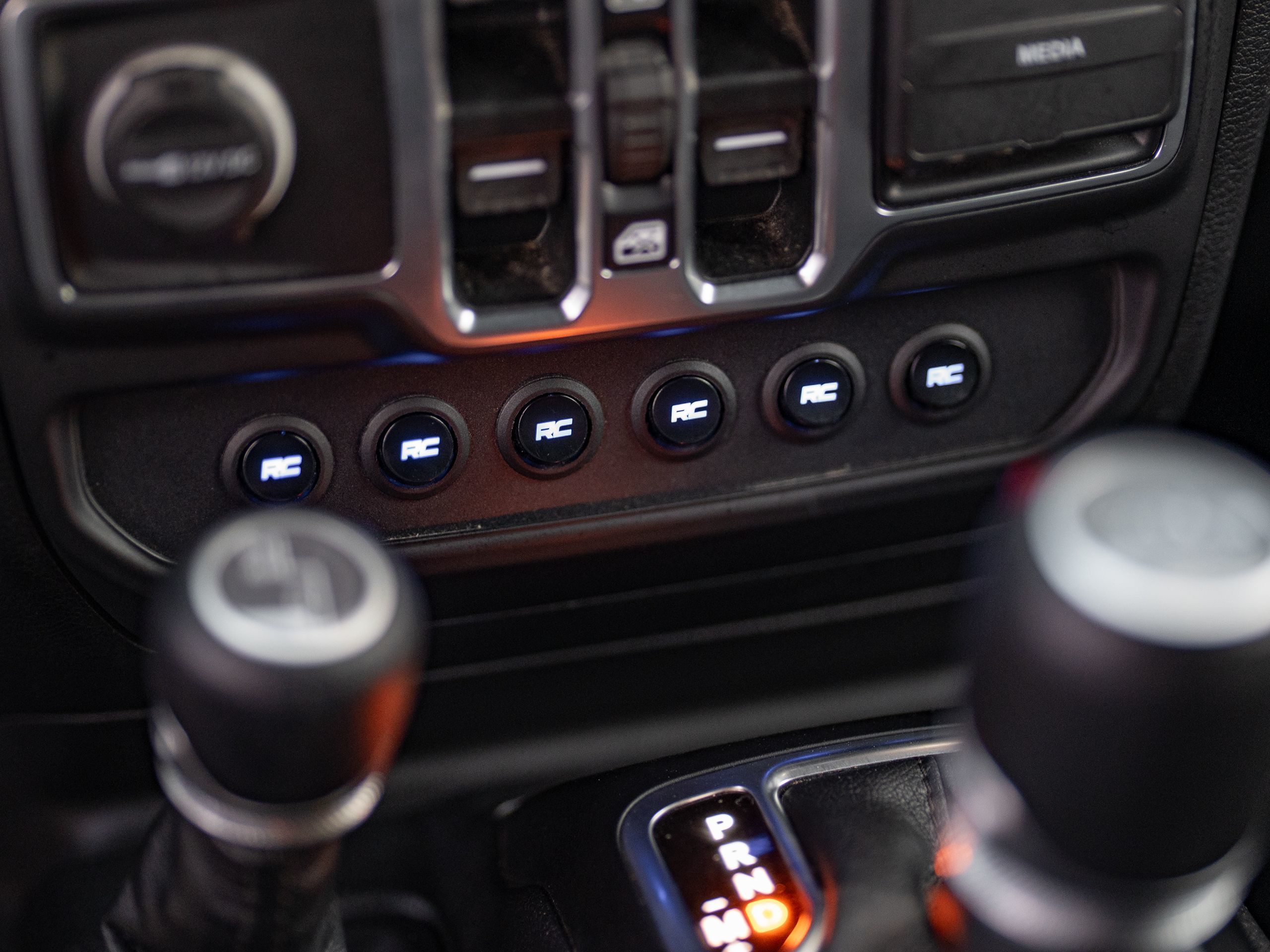 2021 Jeep Gladiator Sport photo 26