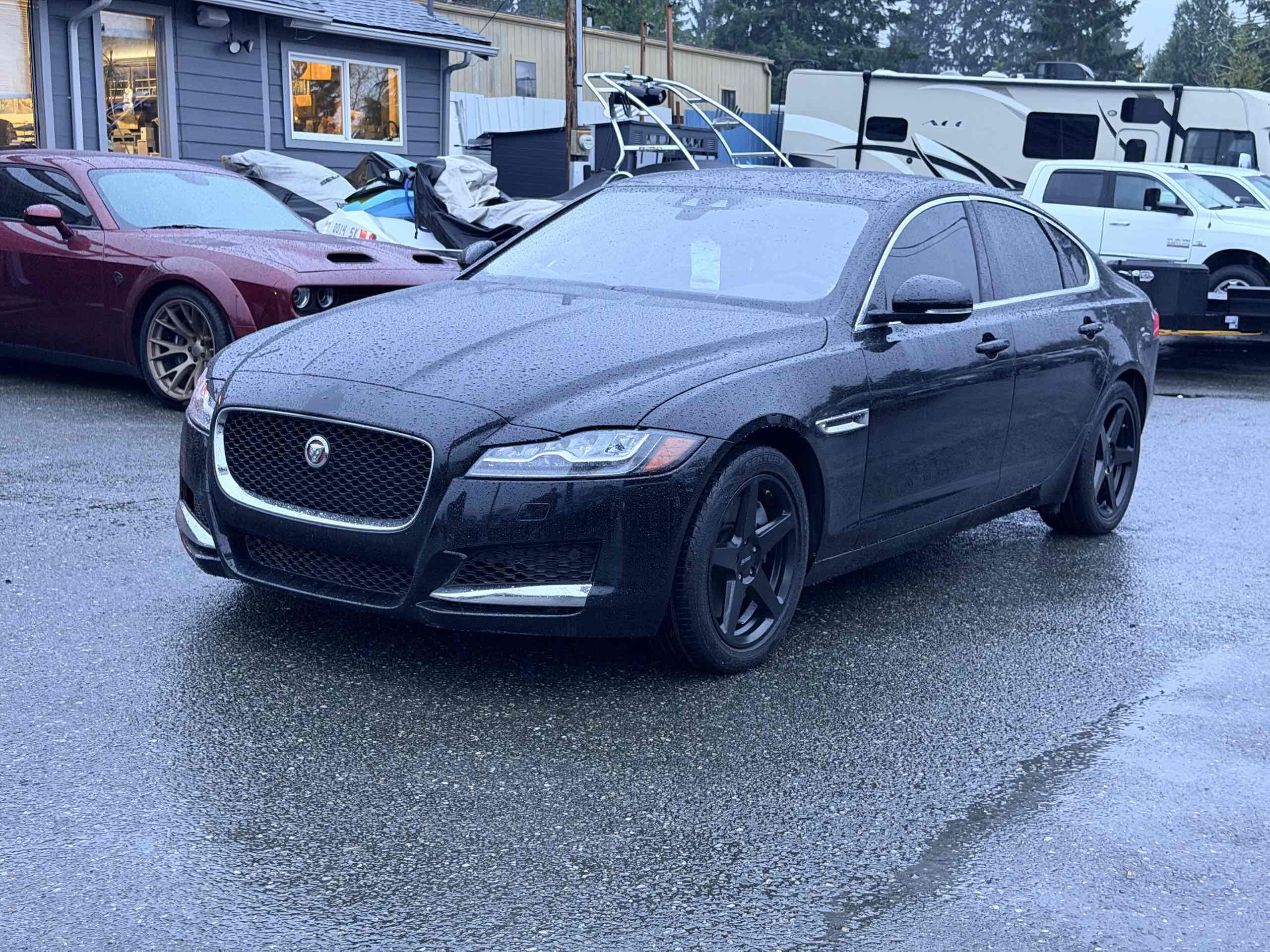 2016 Jaguar XF 35t Prestige photo 2