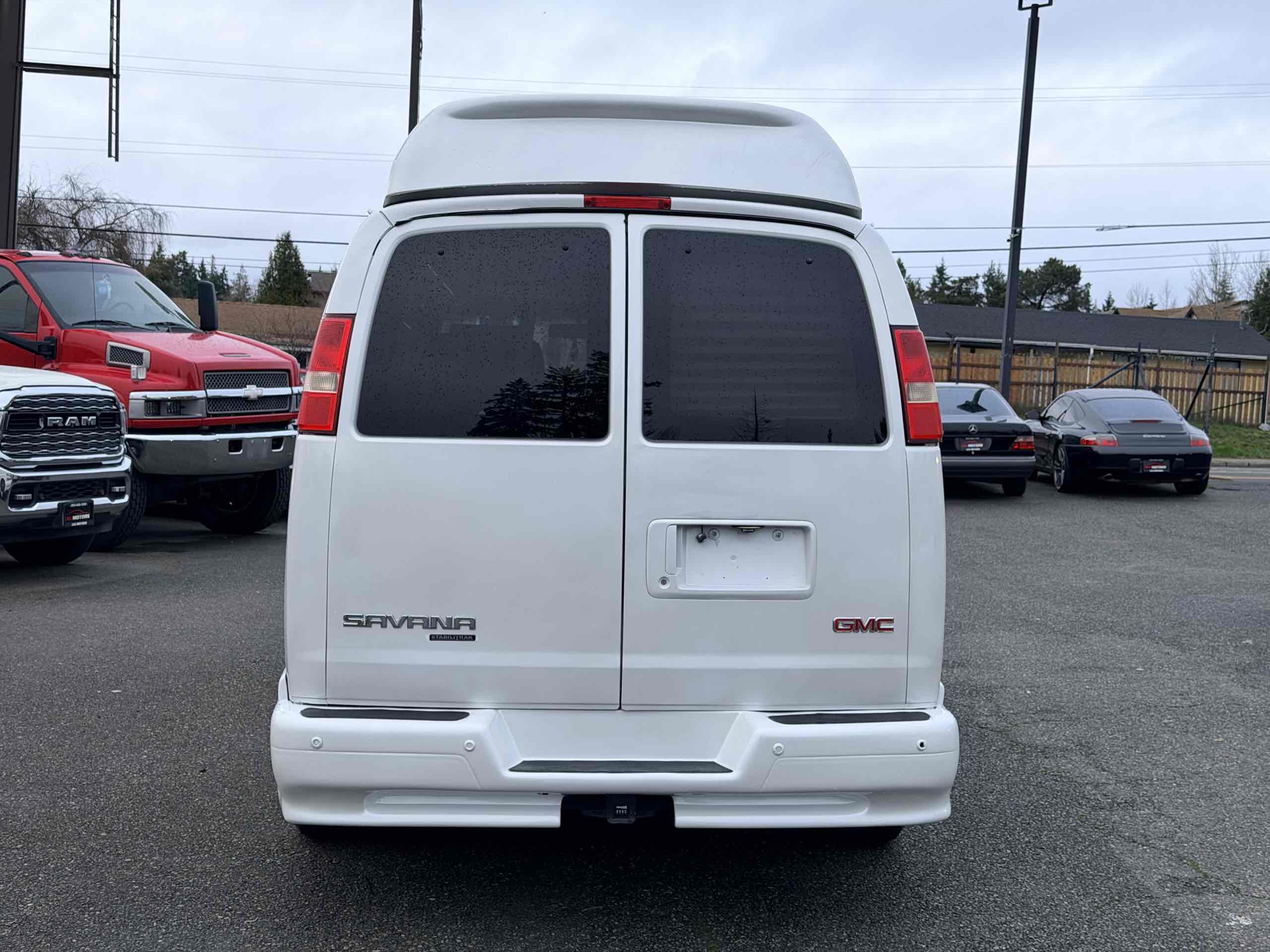 View vehicle photo 5