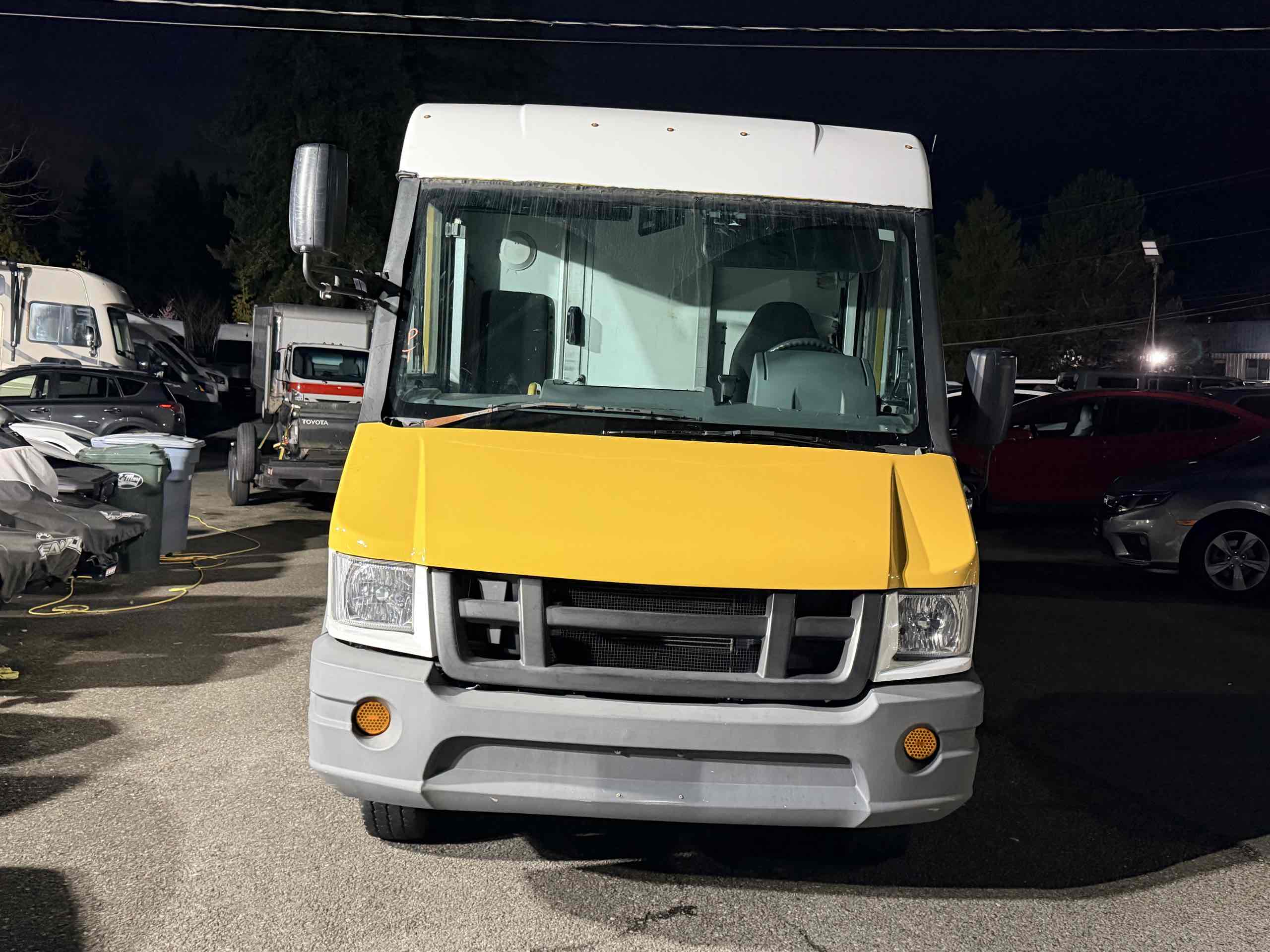 2017 Isuzu NPR - Photo 2