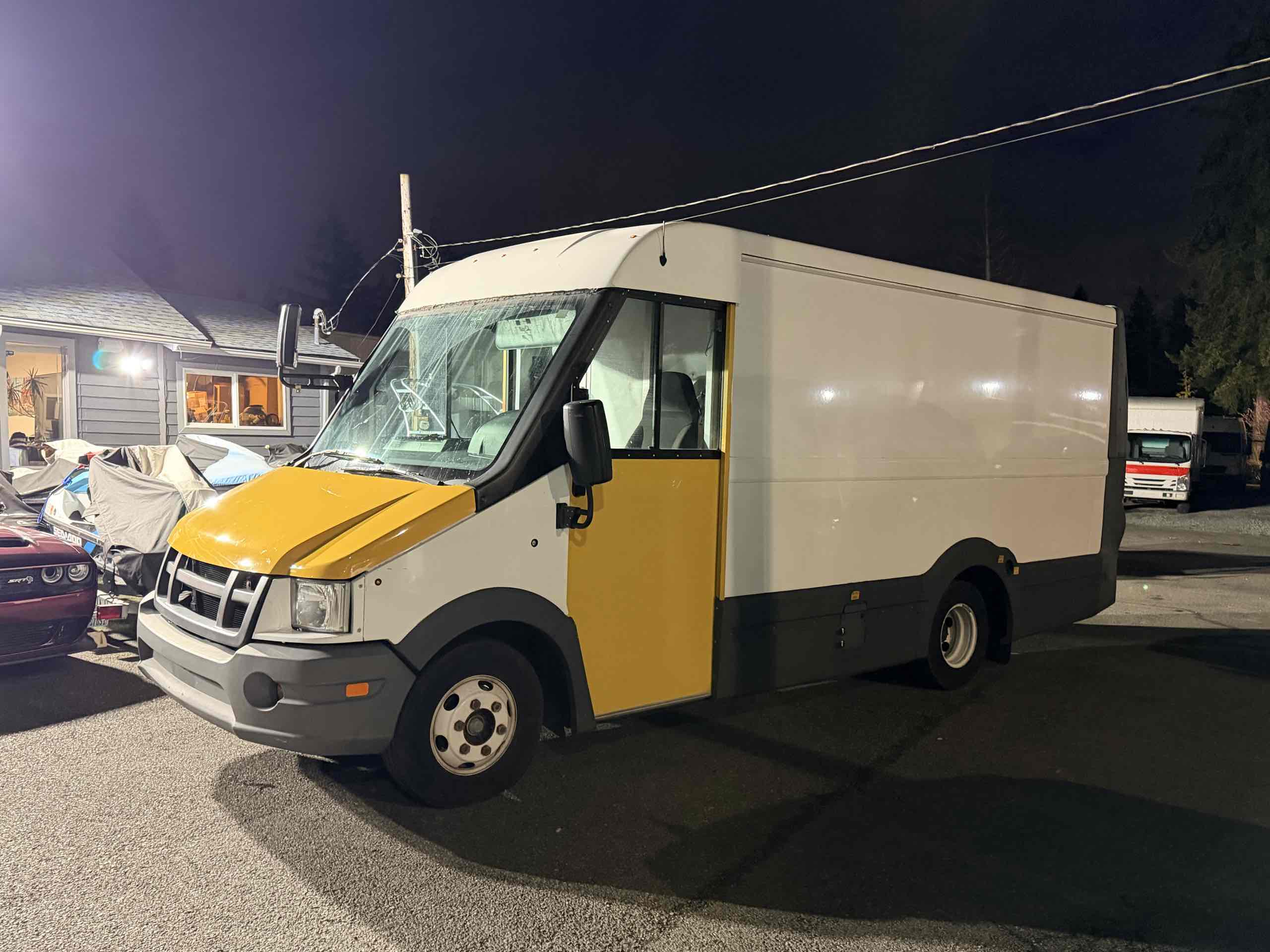 2017 Isuzu NPR - Photo 3