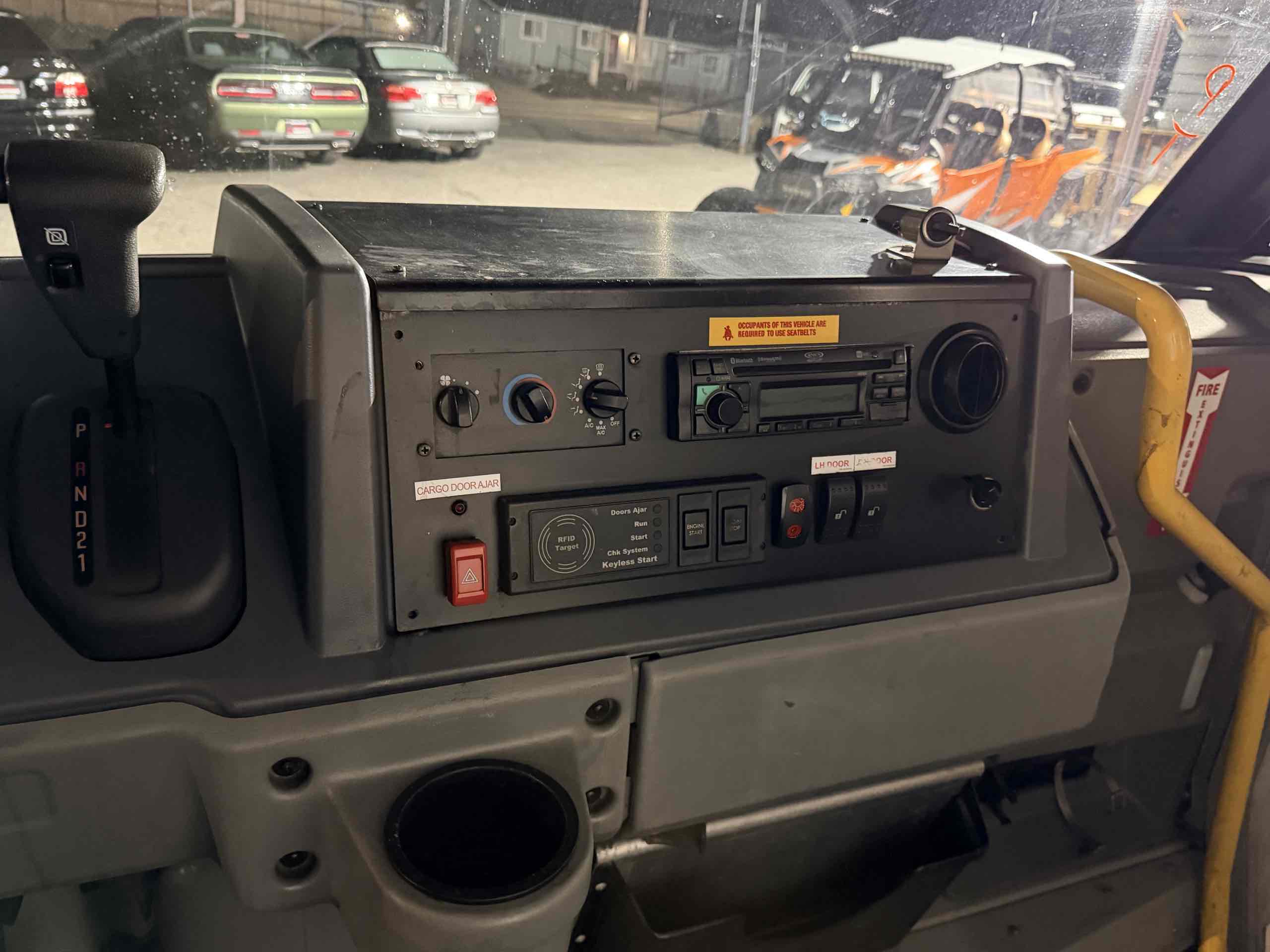 2017 Isuzu NPR - Photo 9