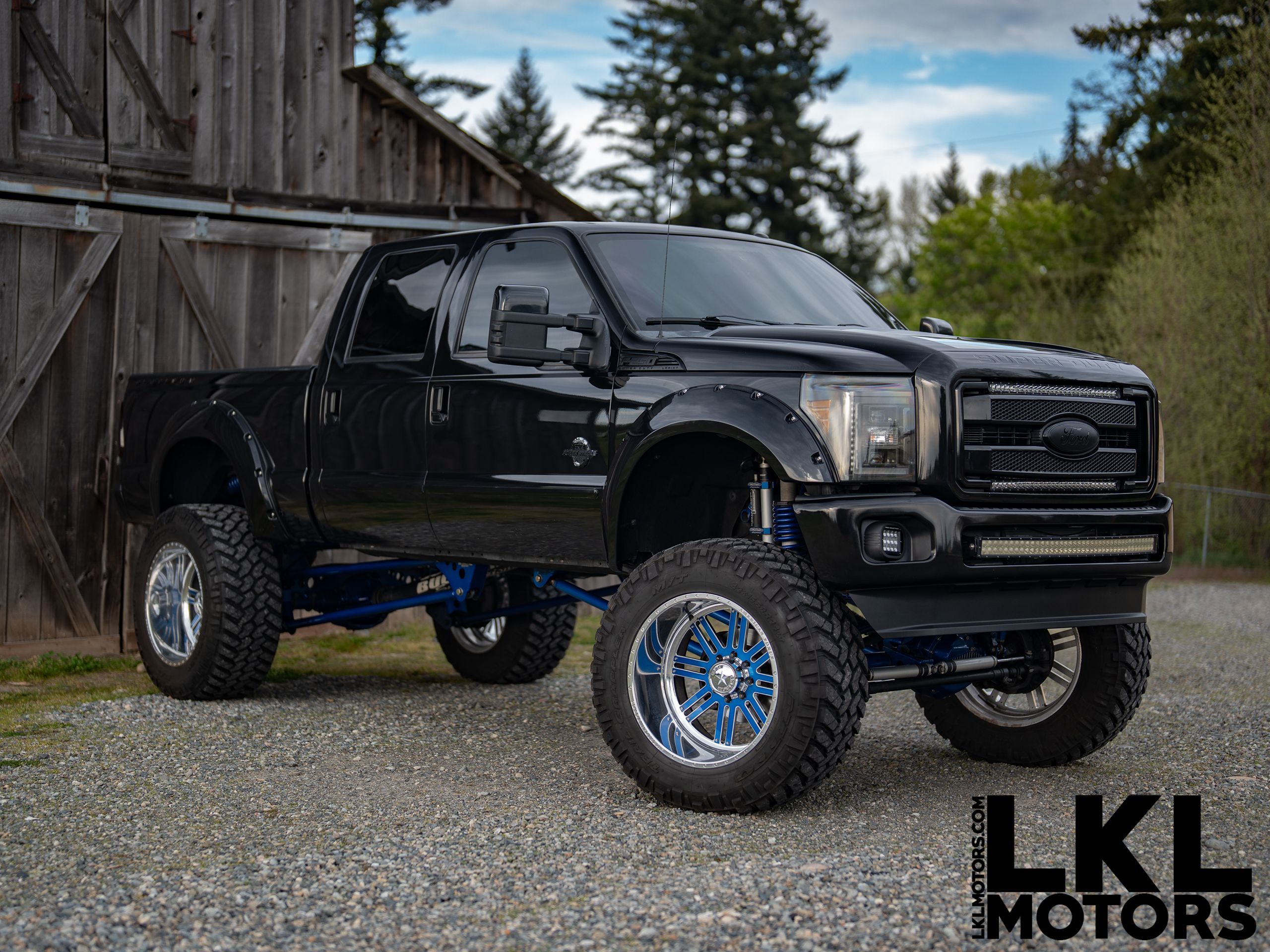 2015 Ford F-250 Platinum 4x4 Crew Cab 172 in's photo