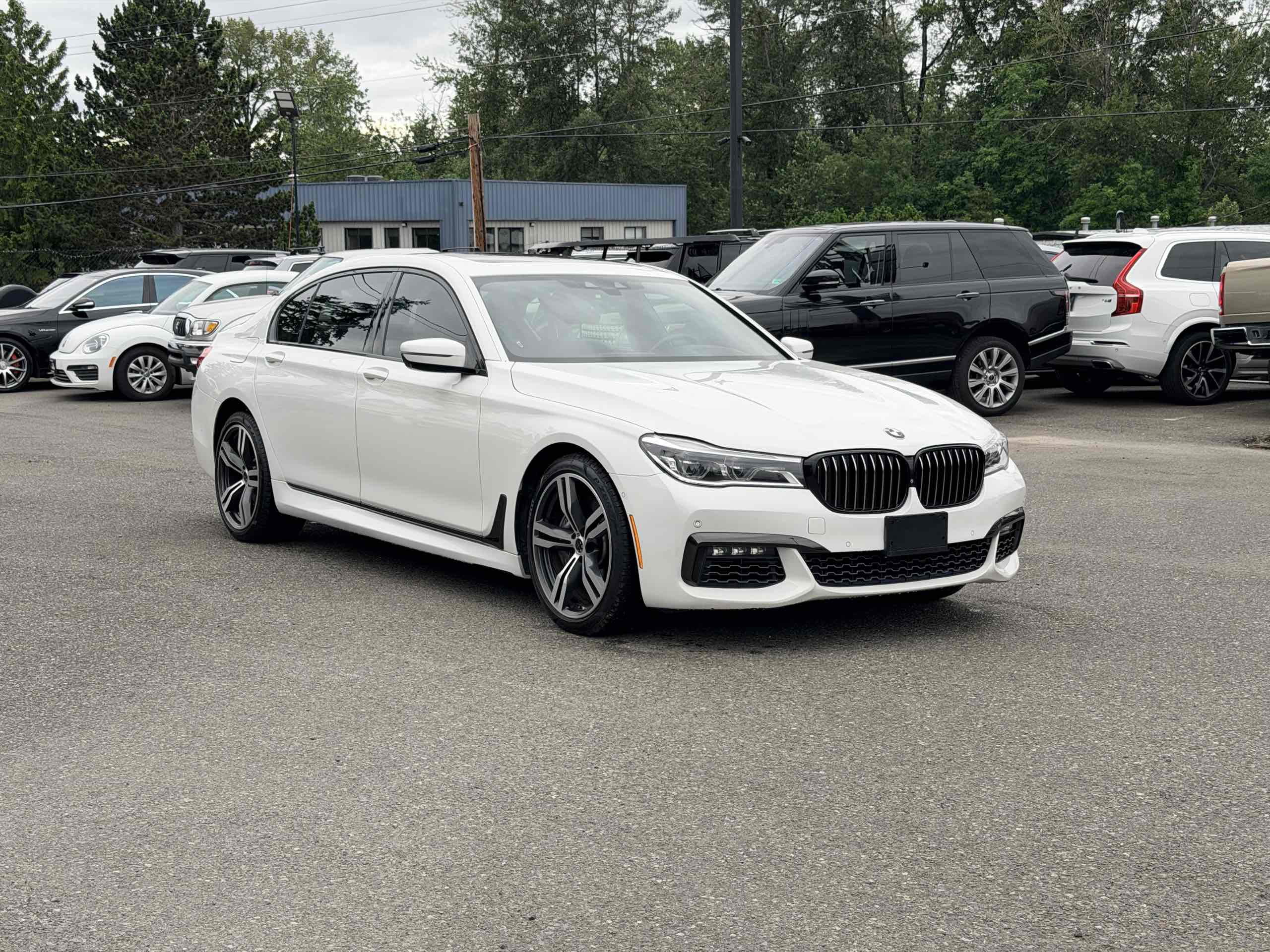 2017 BMW 7 Series 750i's photo
