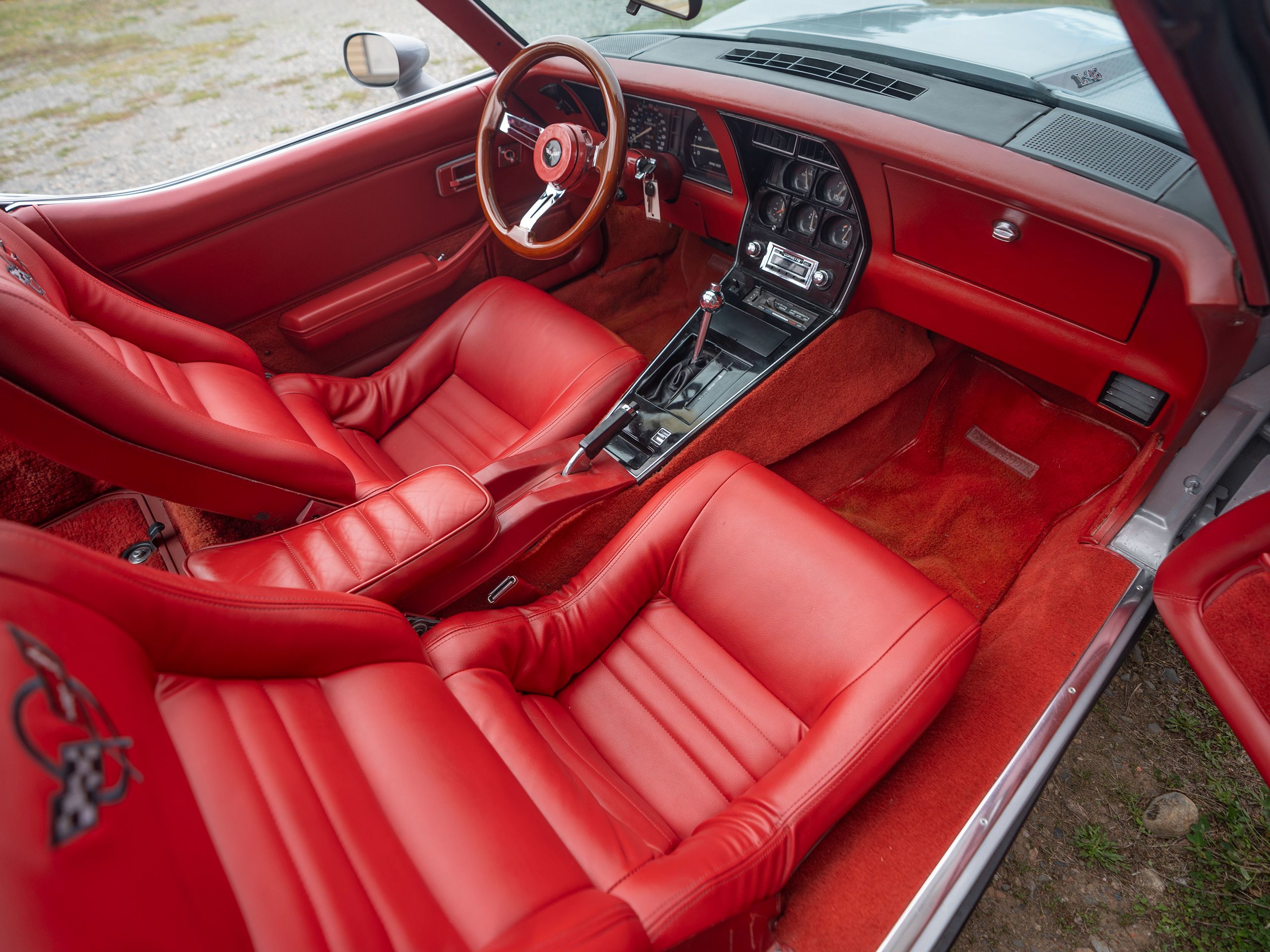 Photo 16 of this Chevrolet Corvette