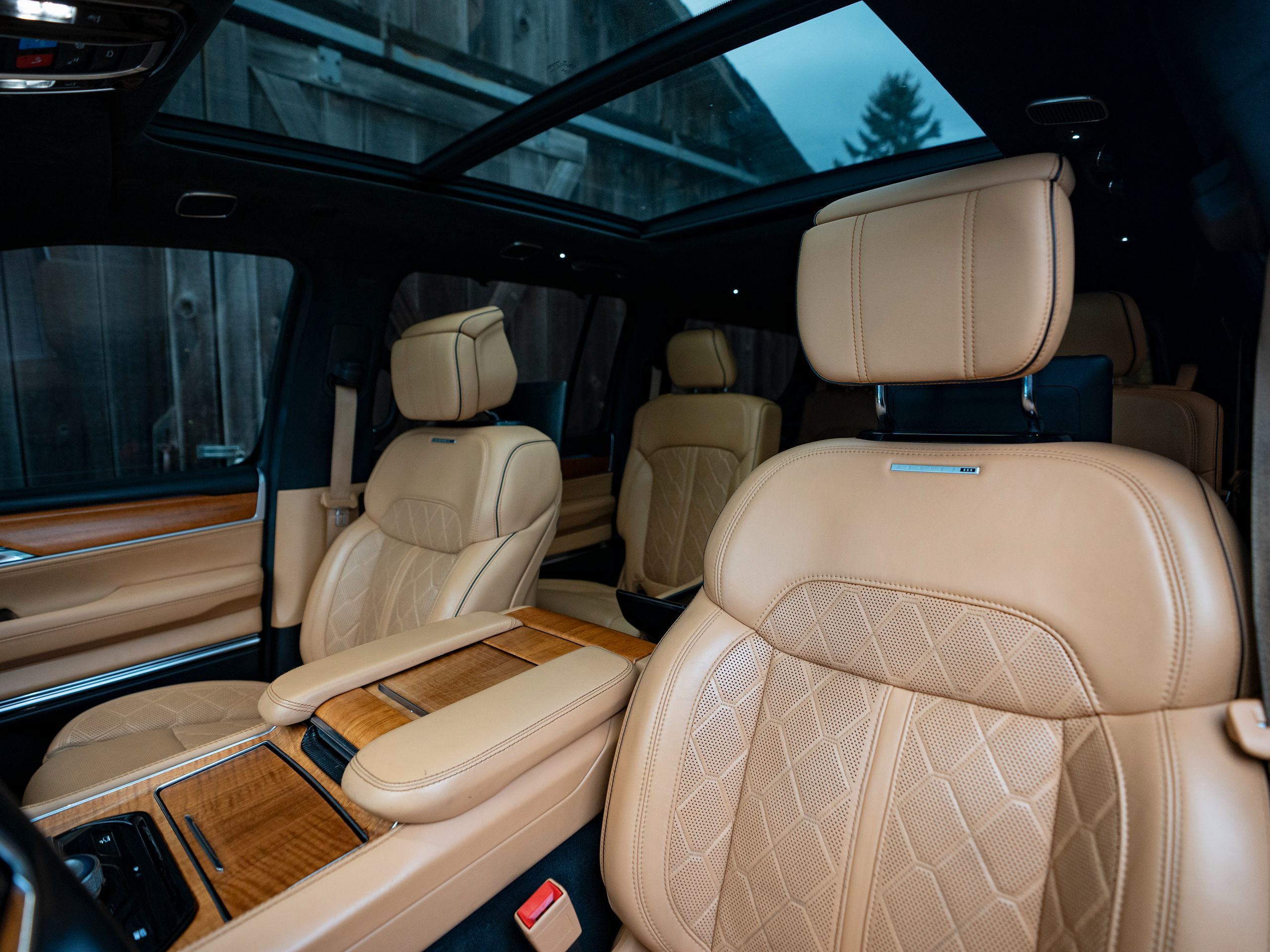 Photo 12 of this Jeep Grand Wagoneer