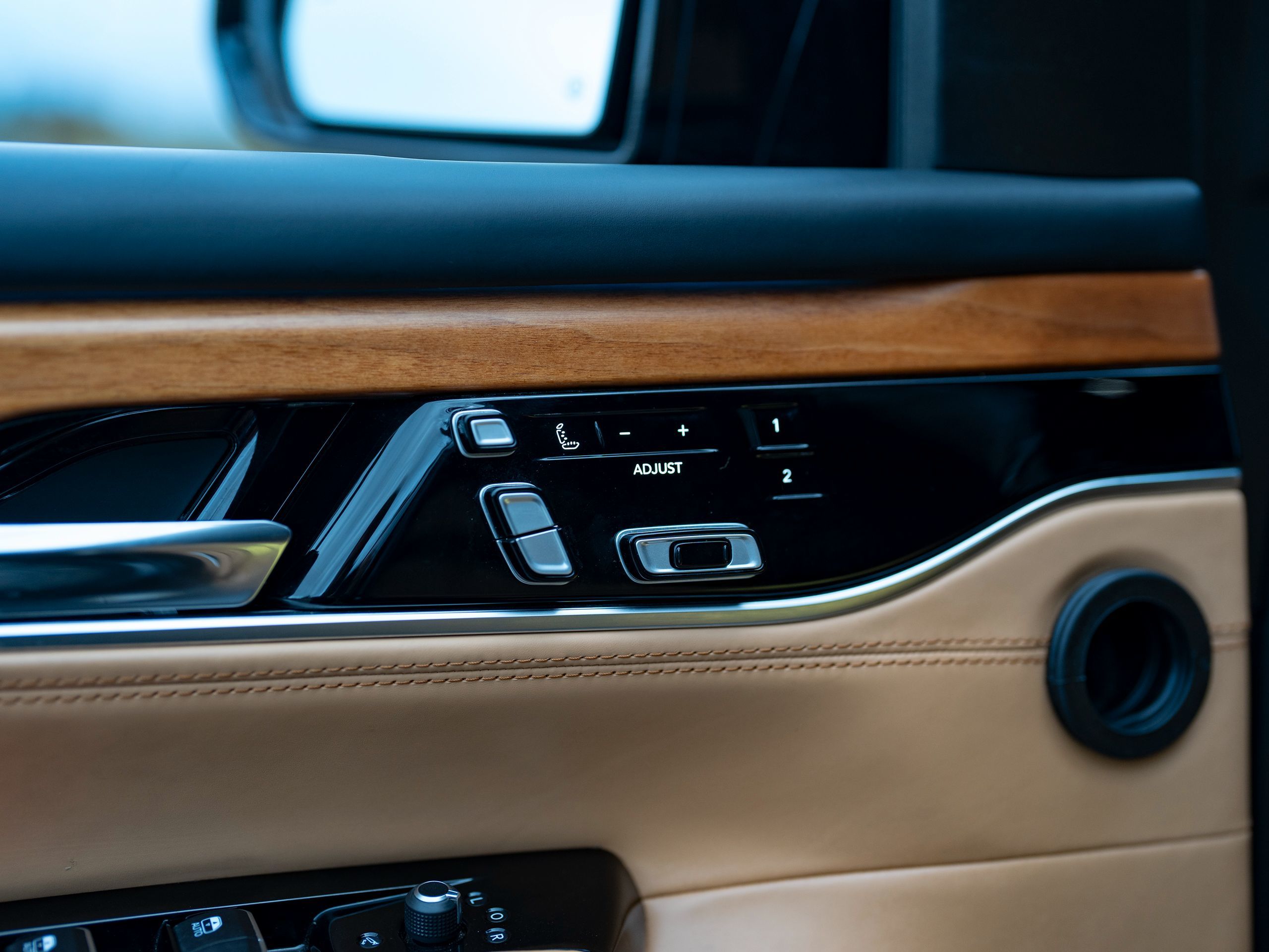 Photo 30 of this Jeep Grand Wagoneer