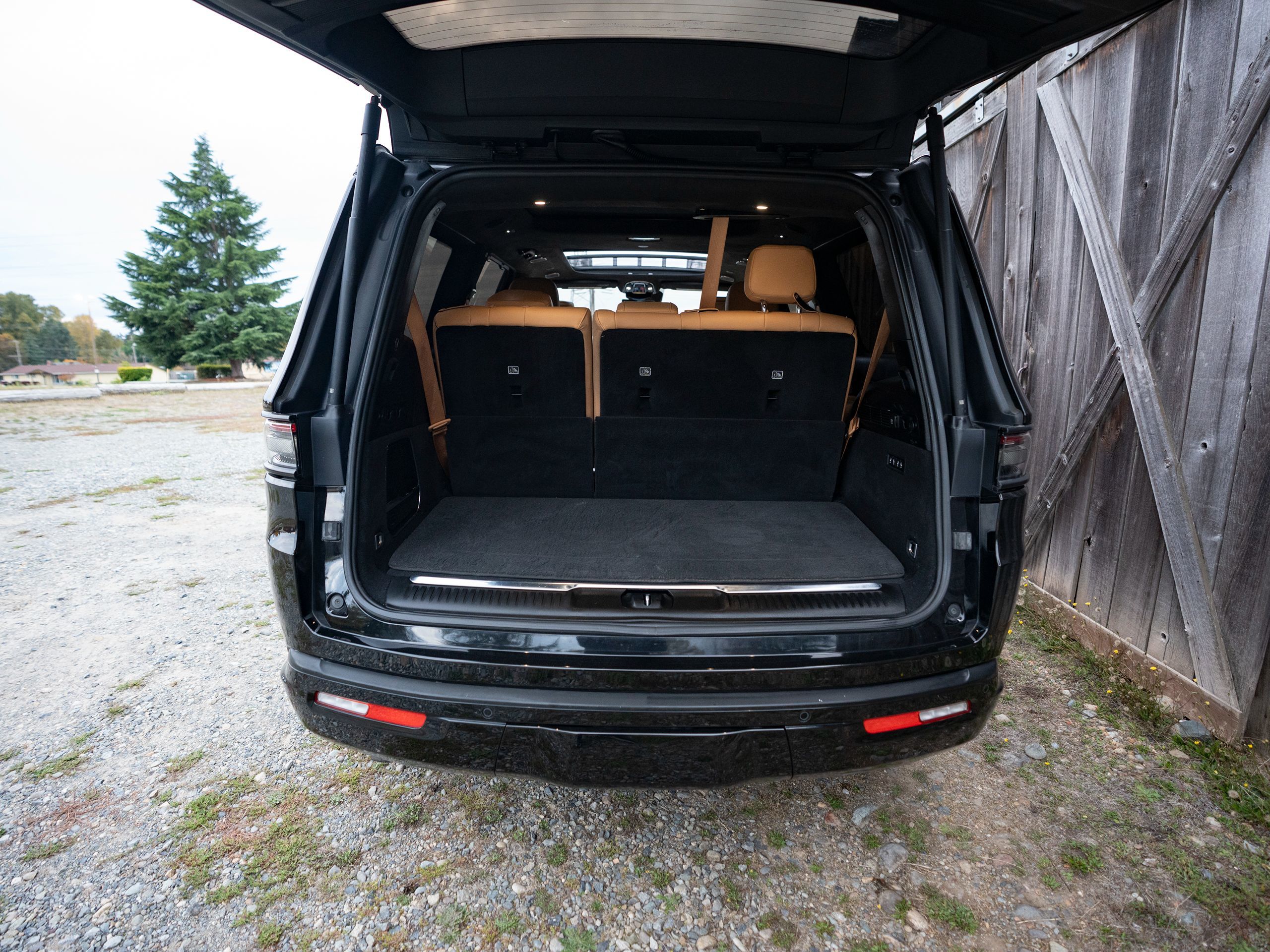 Photo 32 of this Jeep Grand Wagoneer