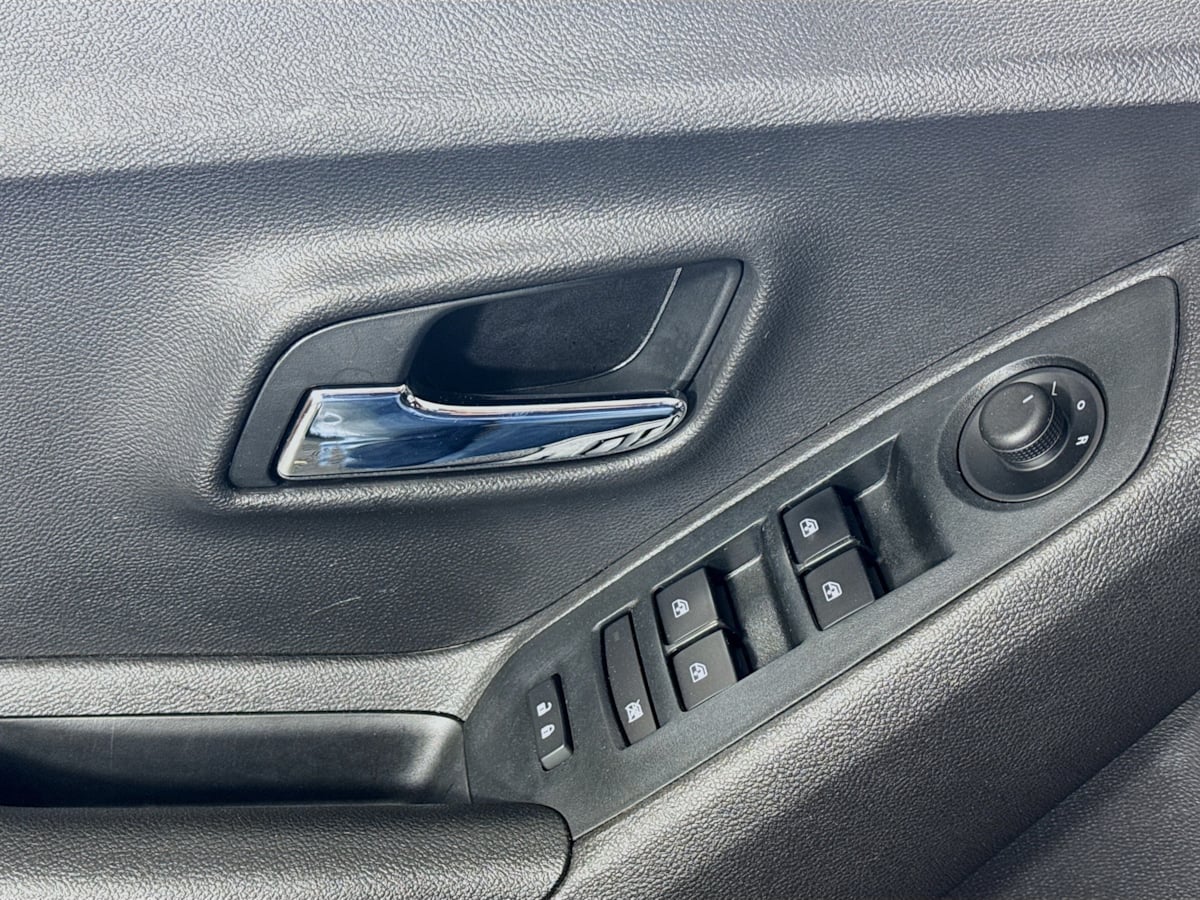 2020 Chevrolet Trax LS - Photo 19