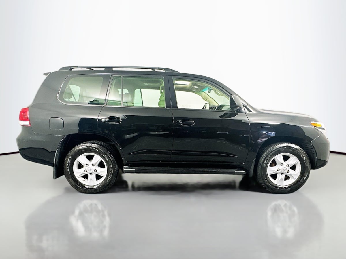 2008 Toyota Land Cruiser photo 2