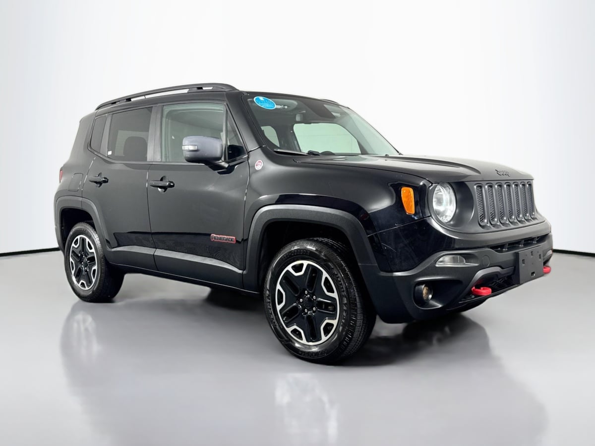 2016 Jeep Renegade Trailhawk photo 2