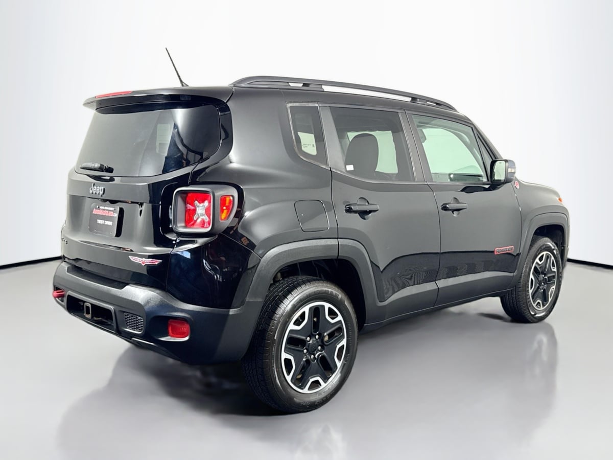2016 Jeep Renegade Trailhawk photo 4