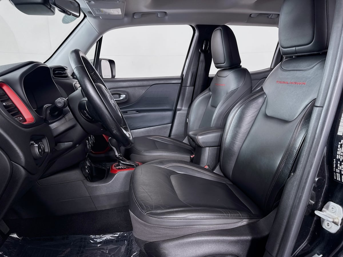 2016 Jeep Renegade Trailhawk photo 22