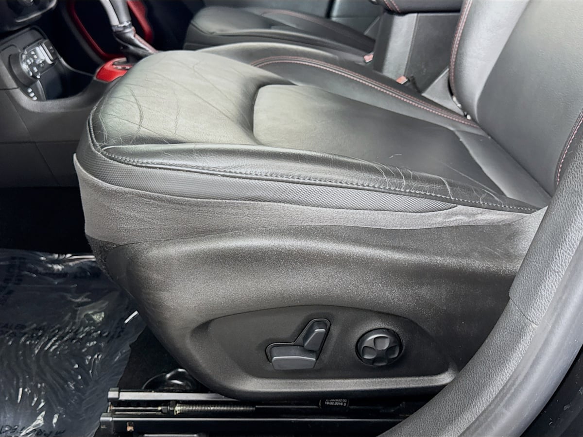 2016 Jeep Renegade Trailhawk photo 21