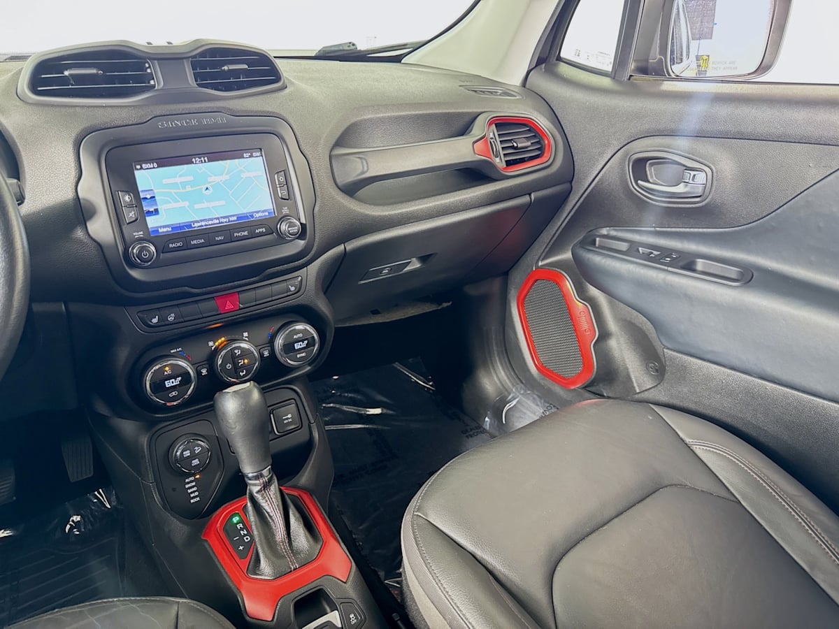 2016 Jeep Renegade Trailhawk photo 24
