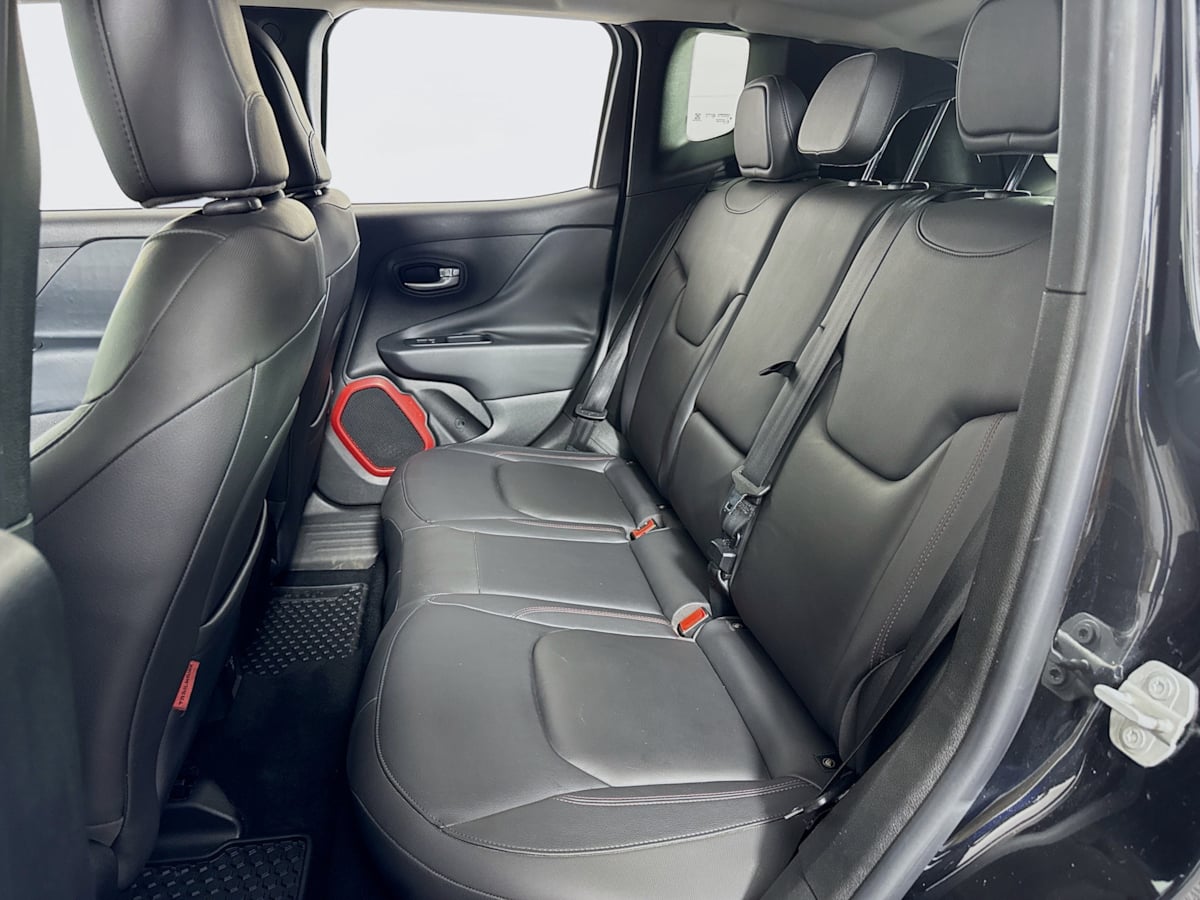 2016 Jeep Renegade Trailhawk photo 25