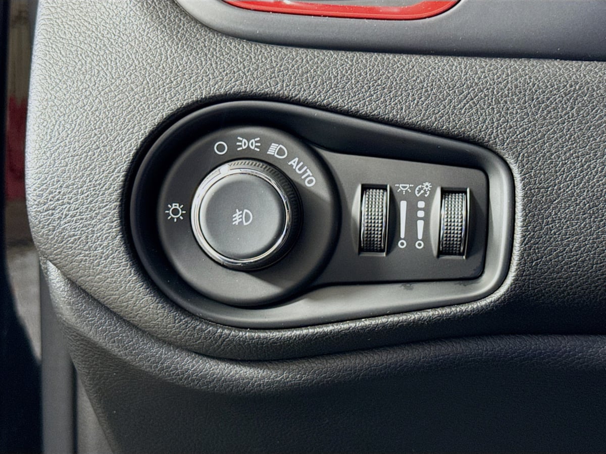 2016 Jeep Renegade Trailhawk photo 9
