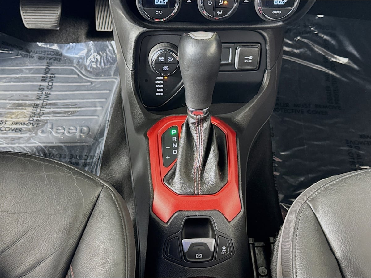 2016 Jeep Renegade Trailhawk photo 18